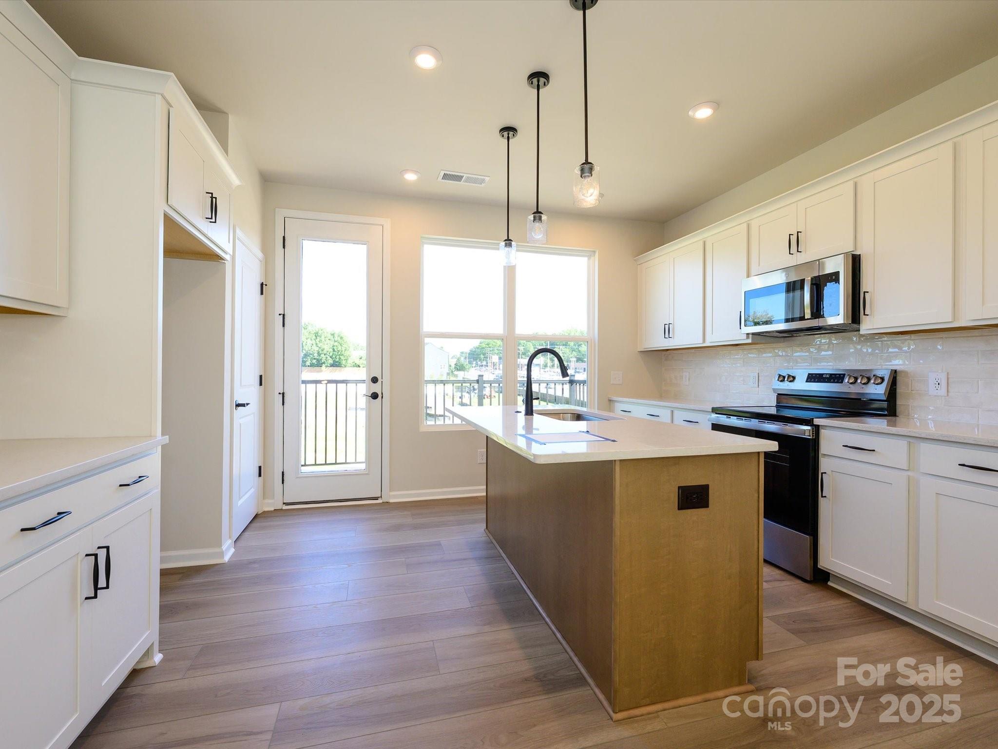 5711 Castlerea Drive Property Photo 2