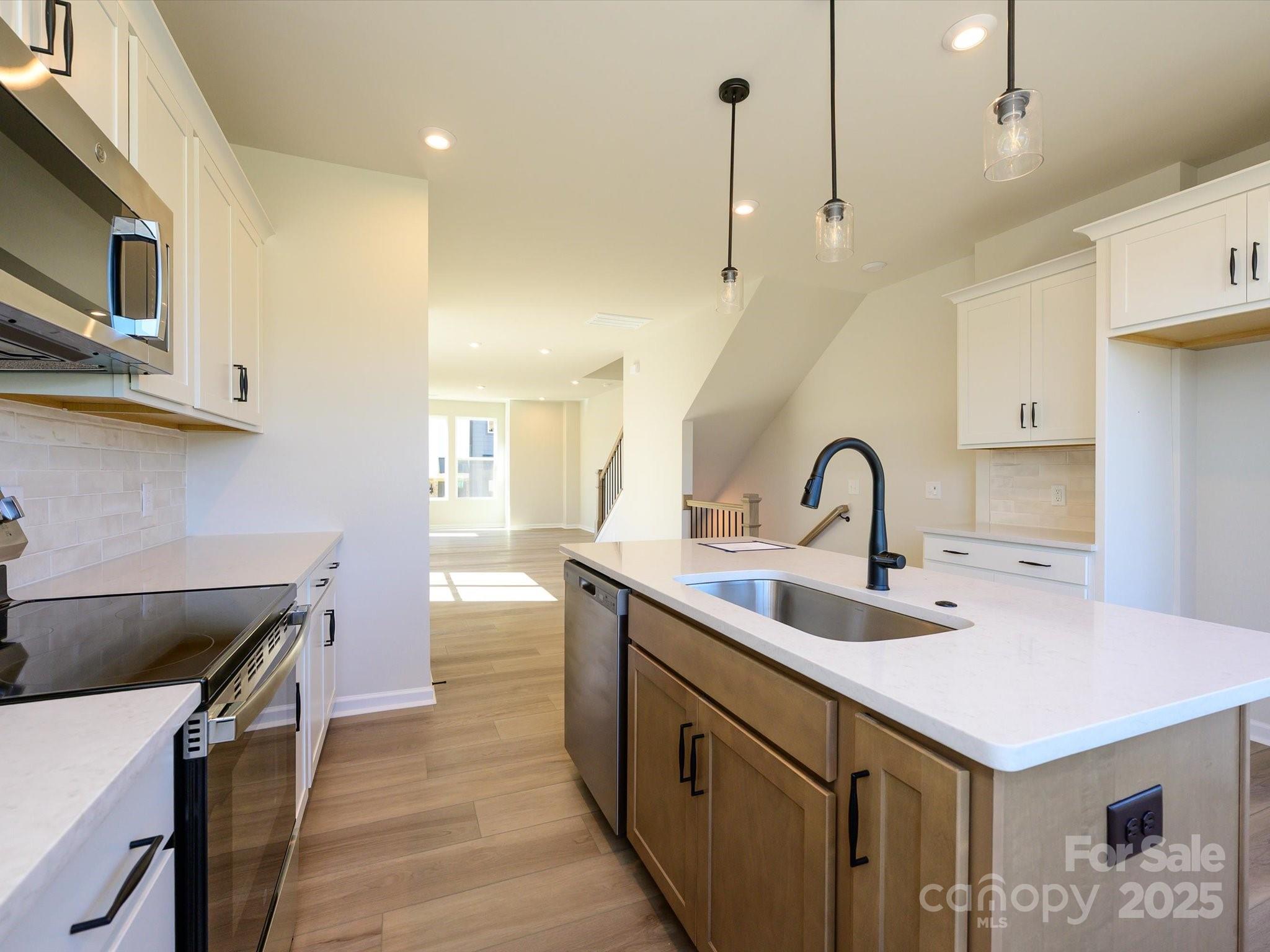 5711 Castlerea Drive Property Photo 4