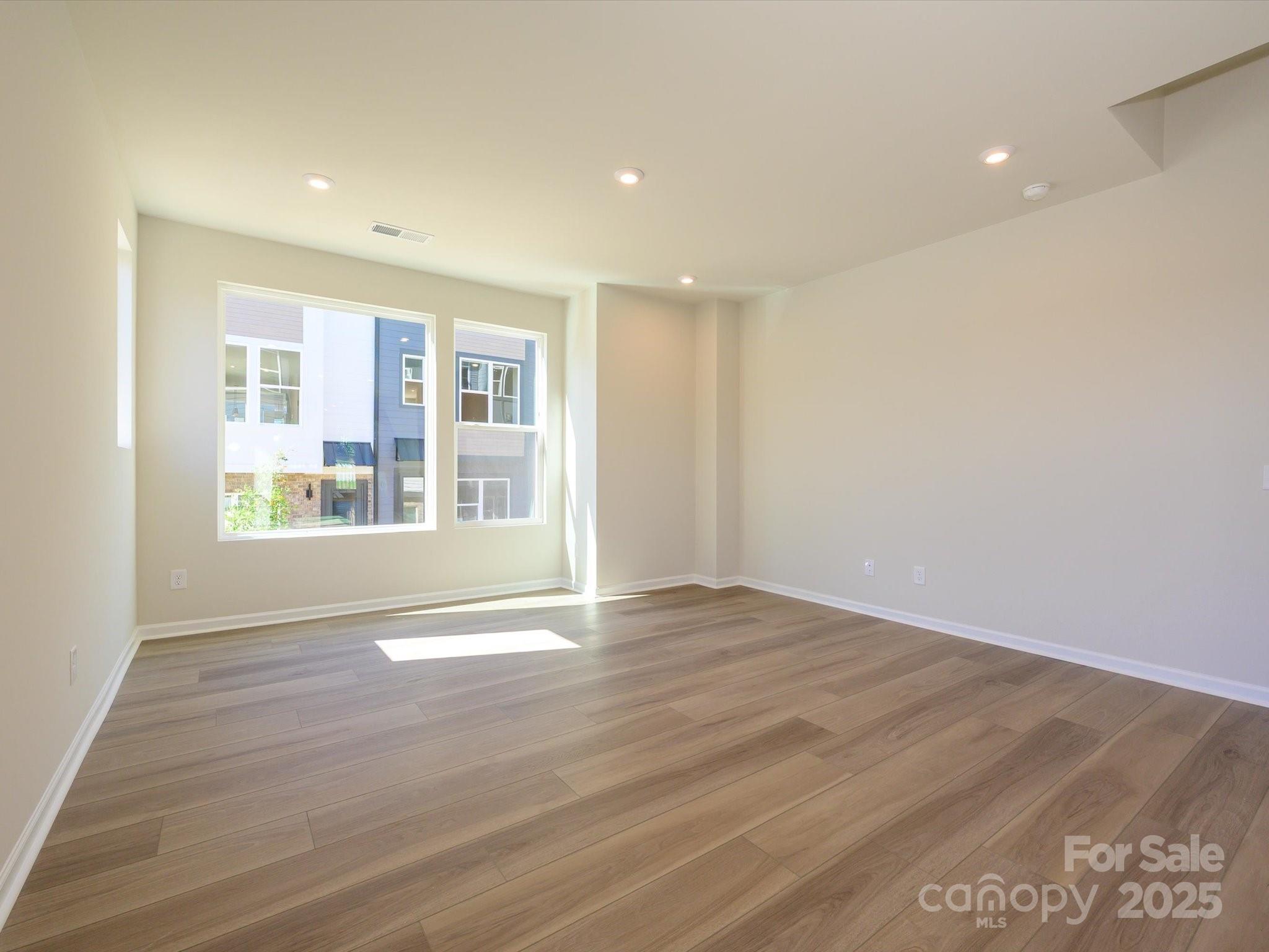 5711 Castlerea Drive Property Photo 7