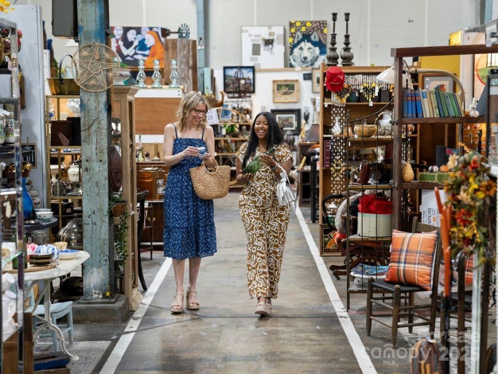 5711 Castlerea Drive Property Photo 18