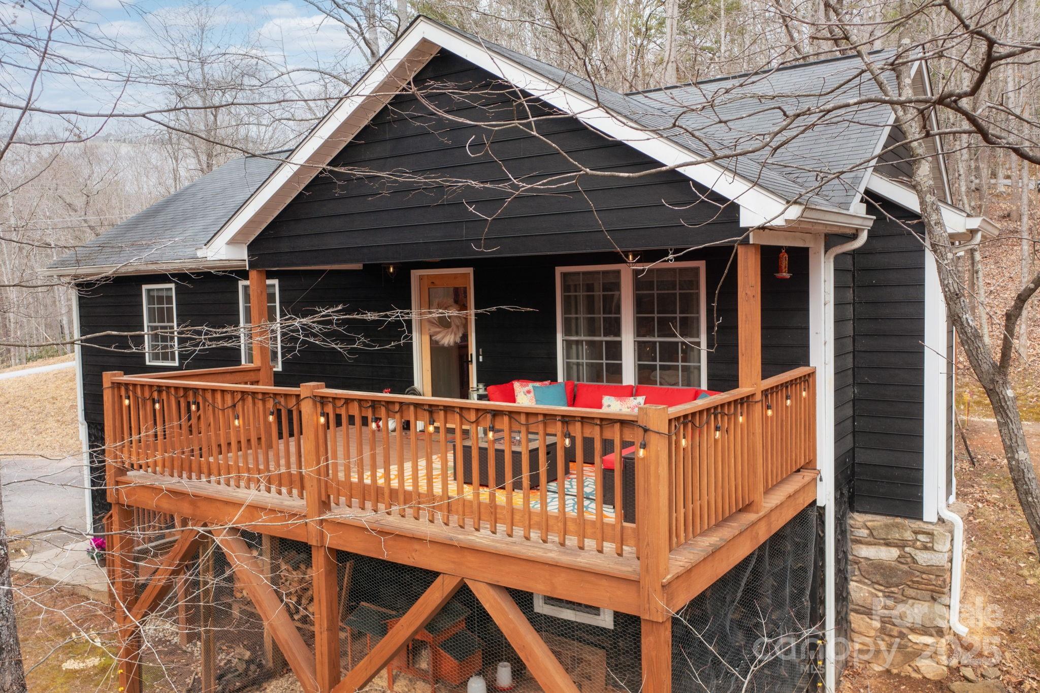 19 Smokey Mountain Drive Property Photo