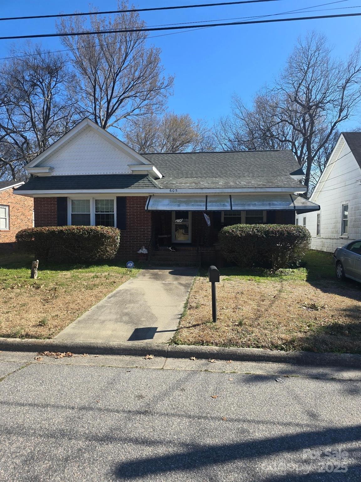 605 E Saint John Street Property Photo