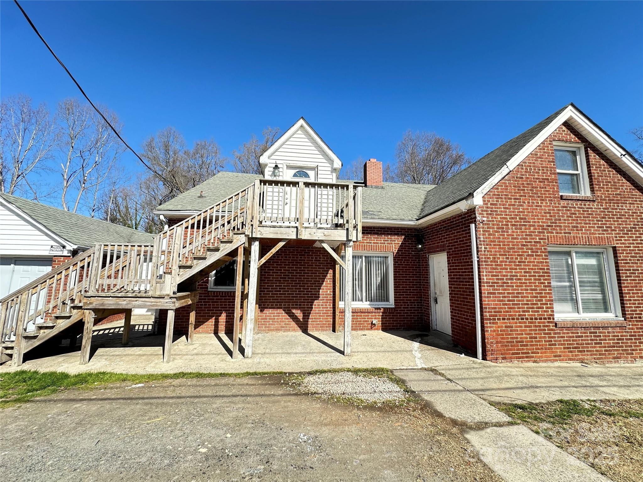1008 Gaston Avenue Property Photo