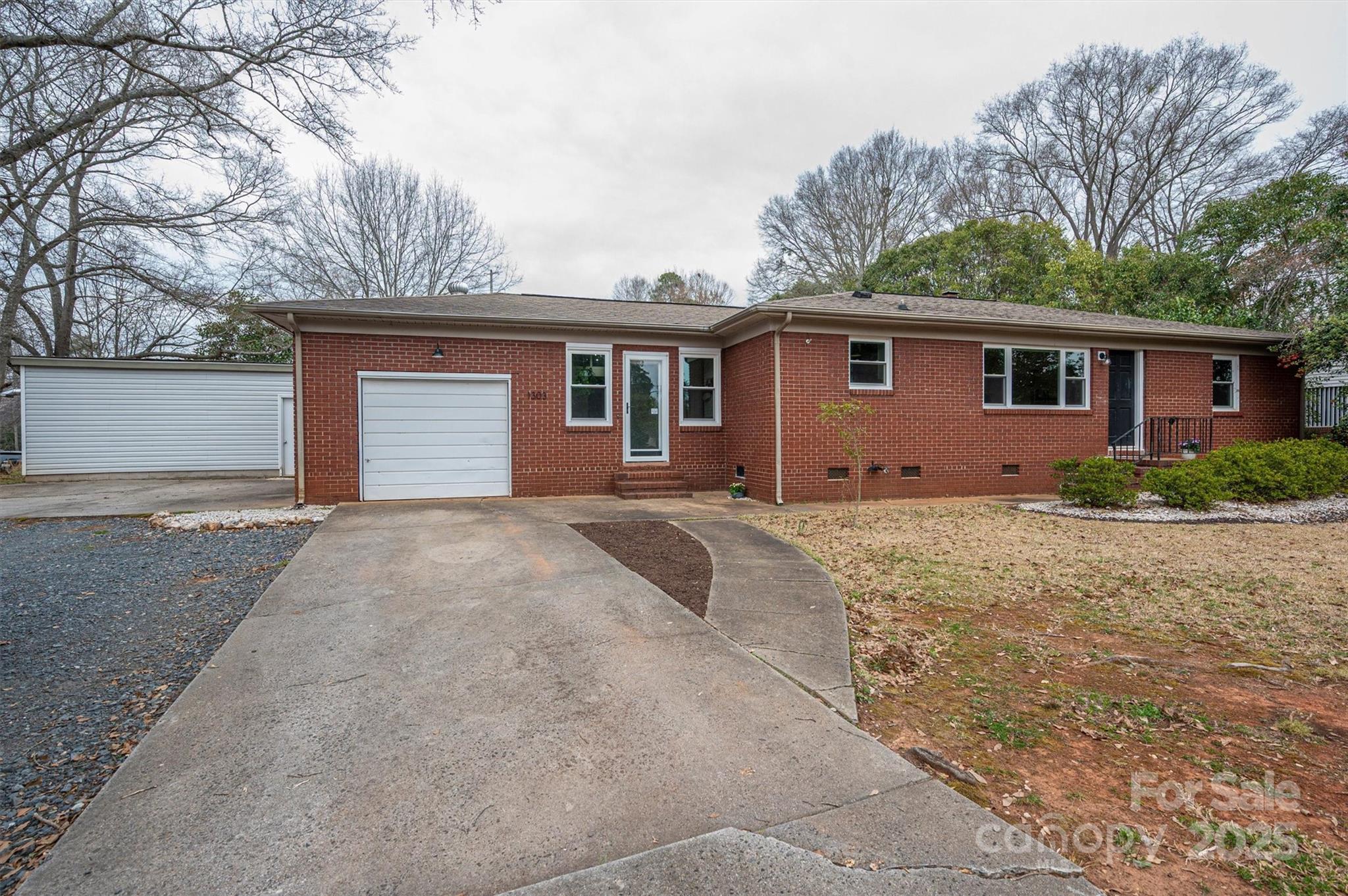 1303 Armstrong Road Property Photo