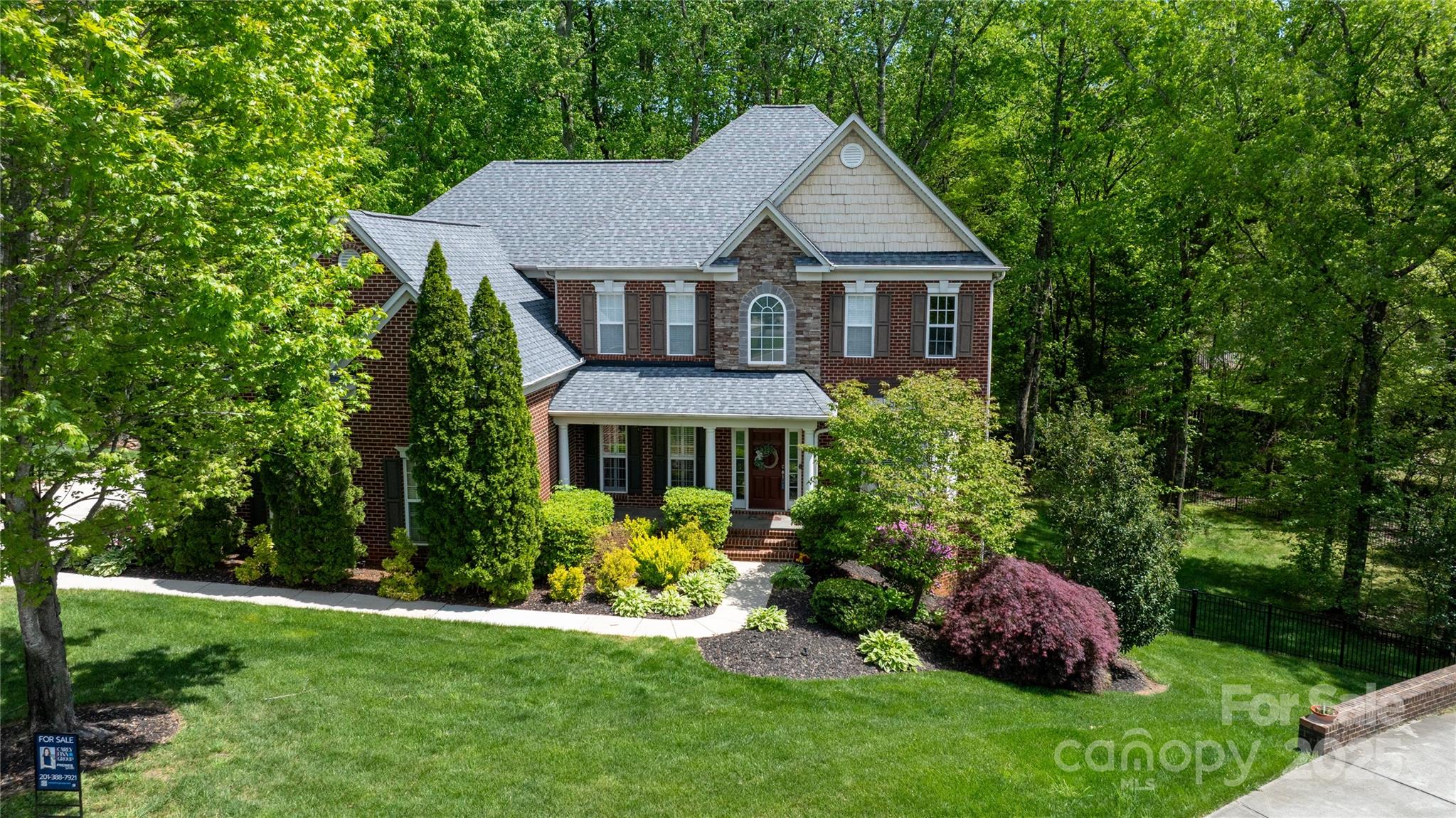 653 Buckleigh Court Property Photo