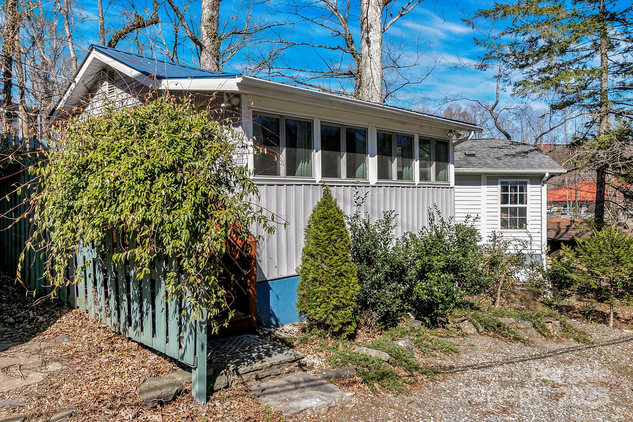 24 Rhododendron Drive Property Photo 4