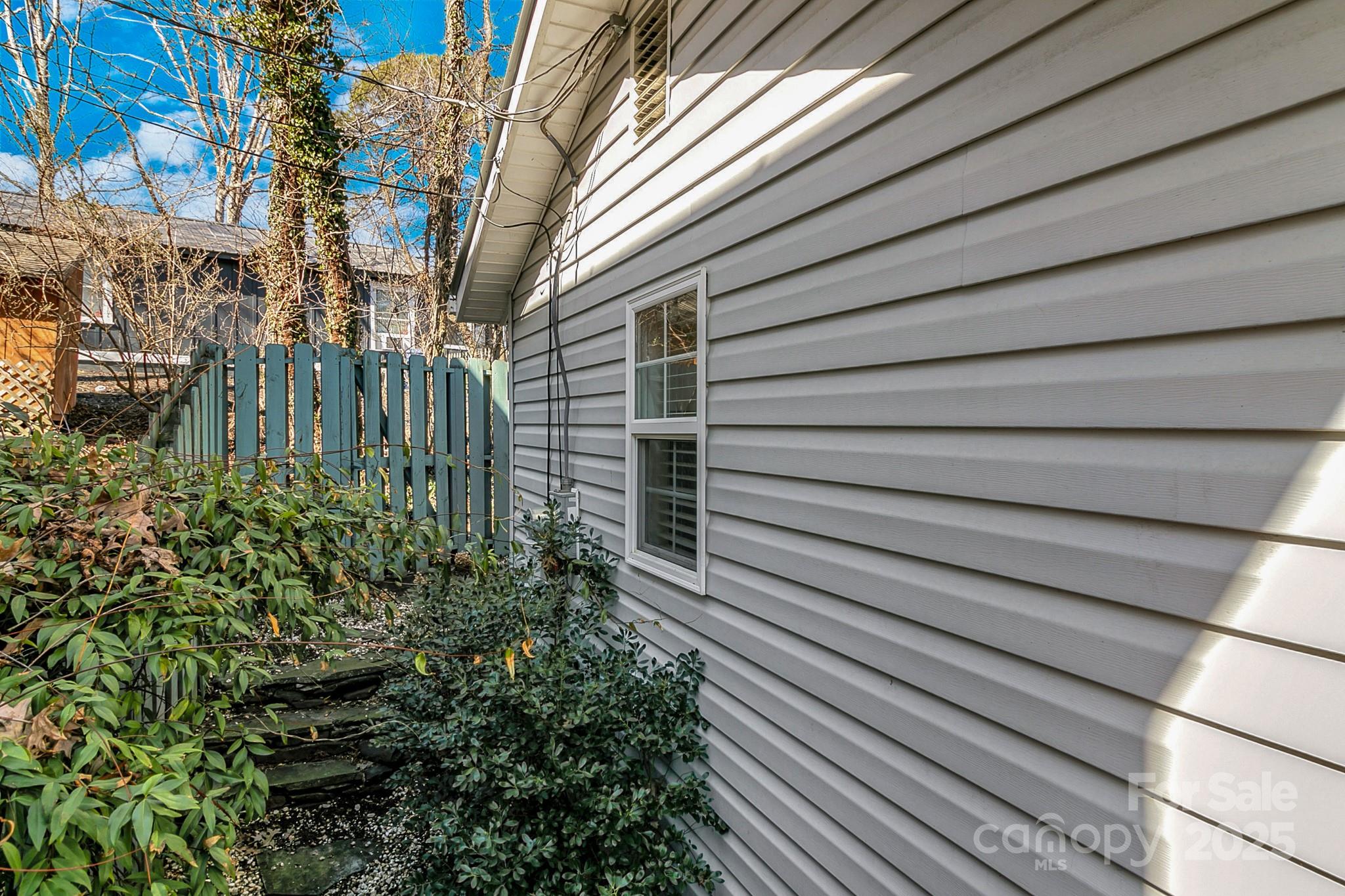 24 Rhododendron Drive Property Photo 7