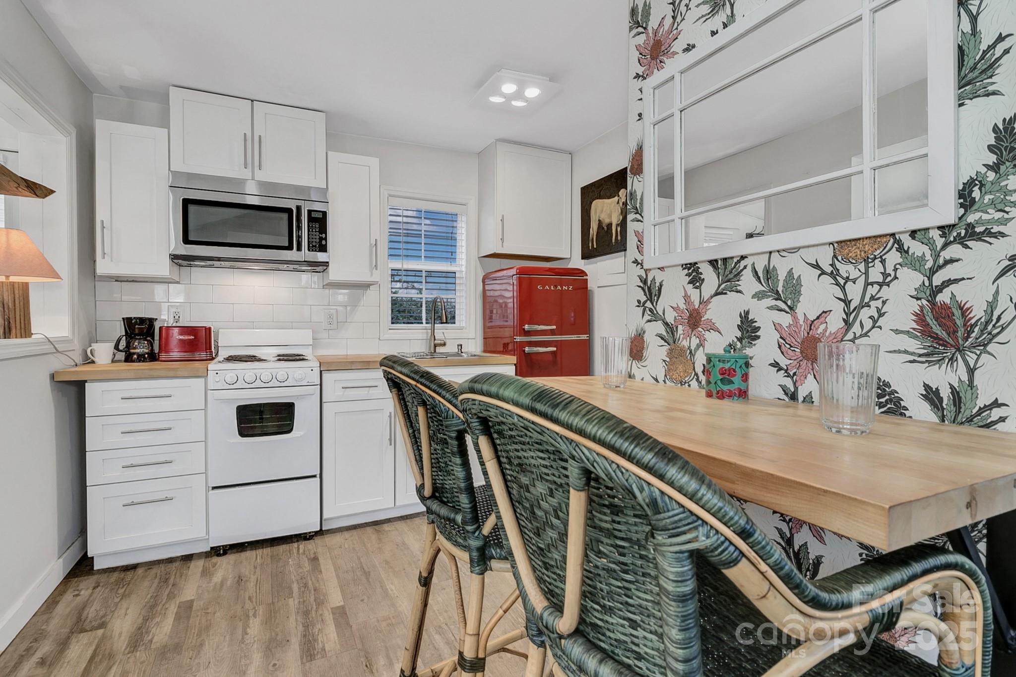 24 Rhododendron Drive Property Photo 18