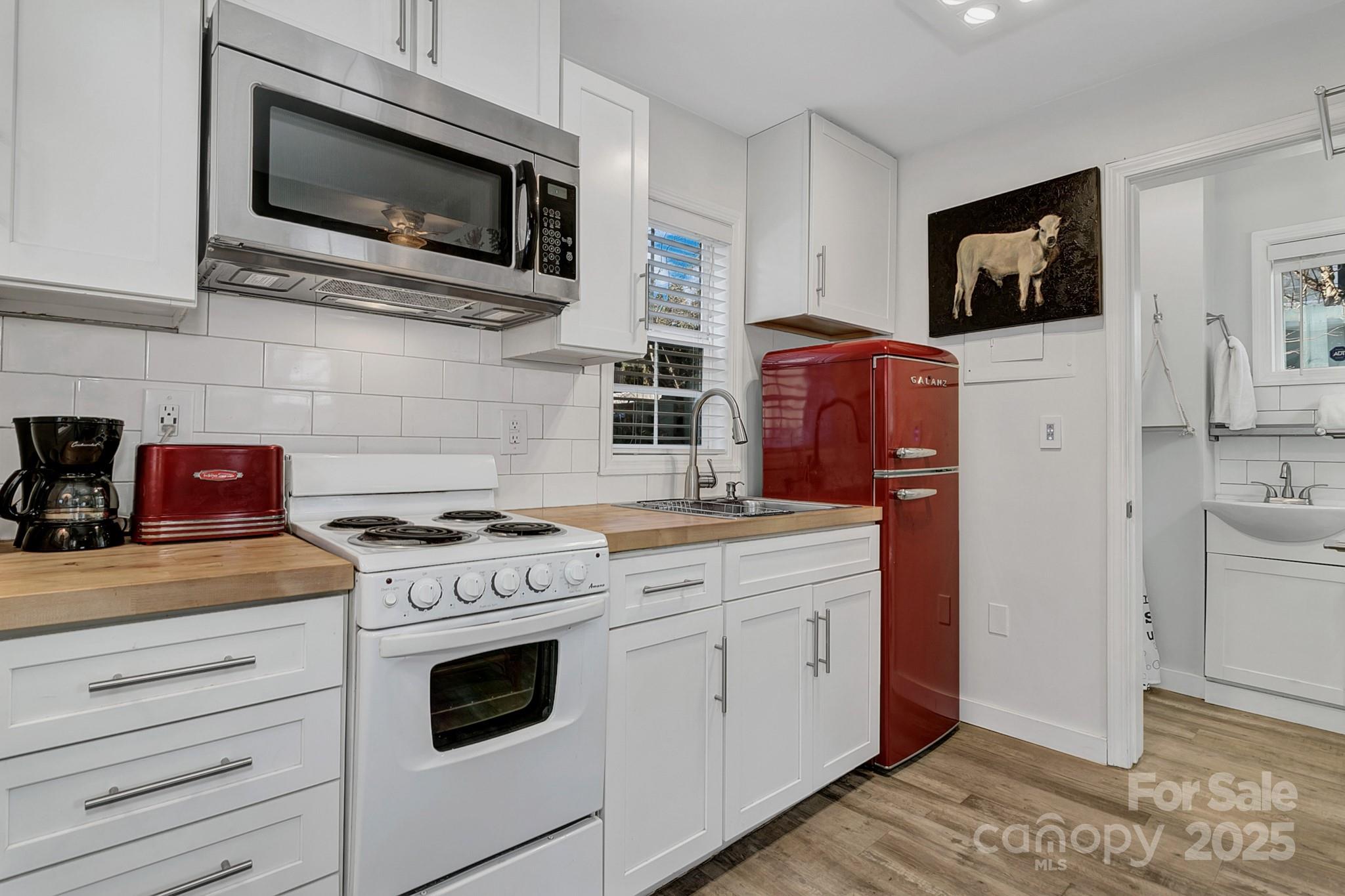 24 Rhododendron Drive Property Photo 21