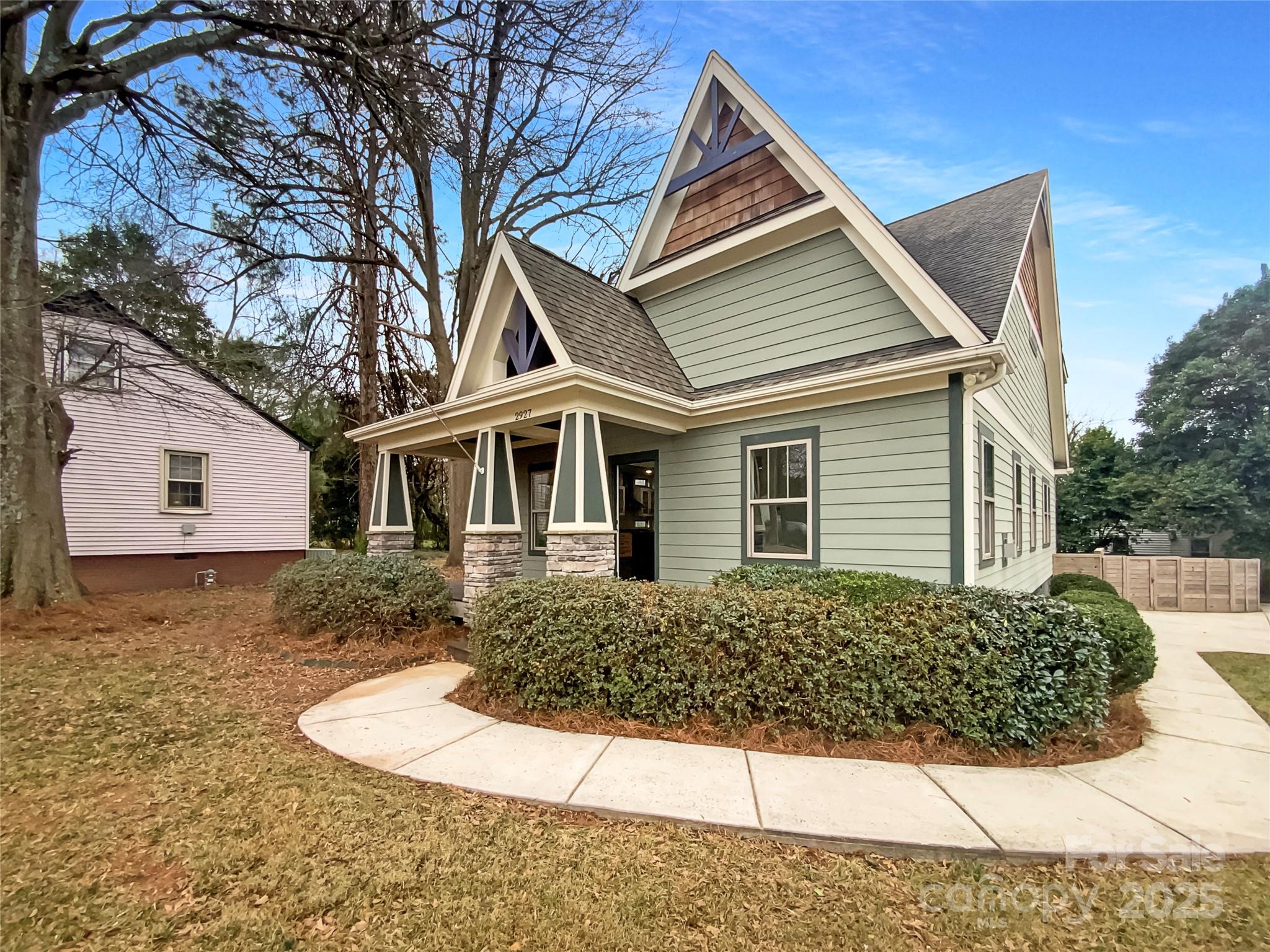 2927 Clemson Avenue Property Photo 9