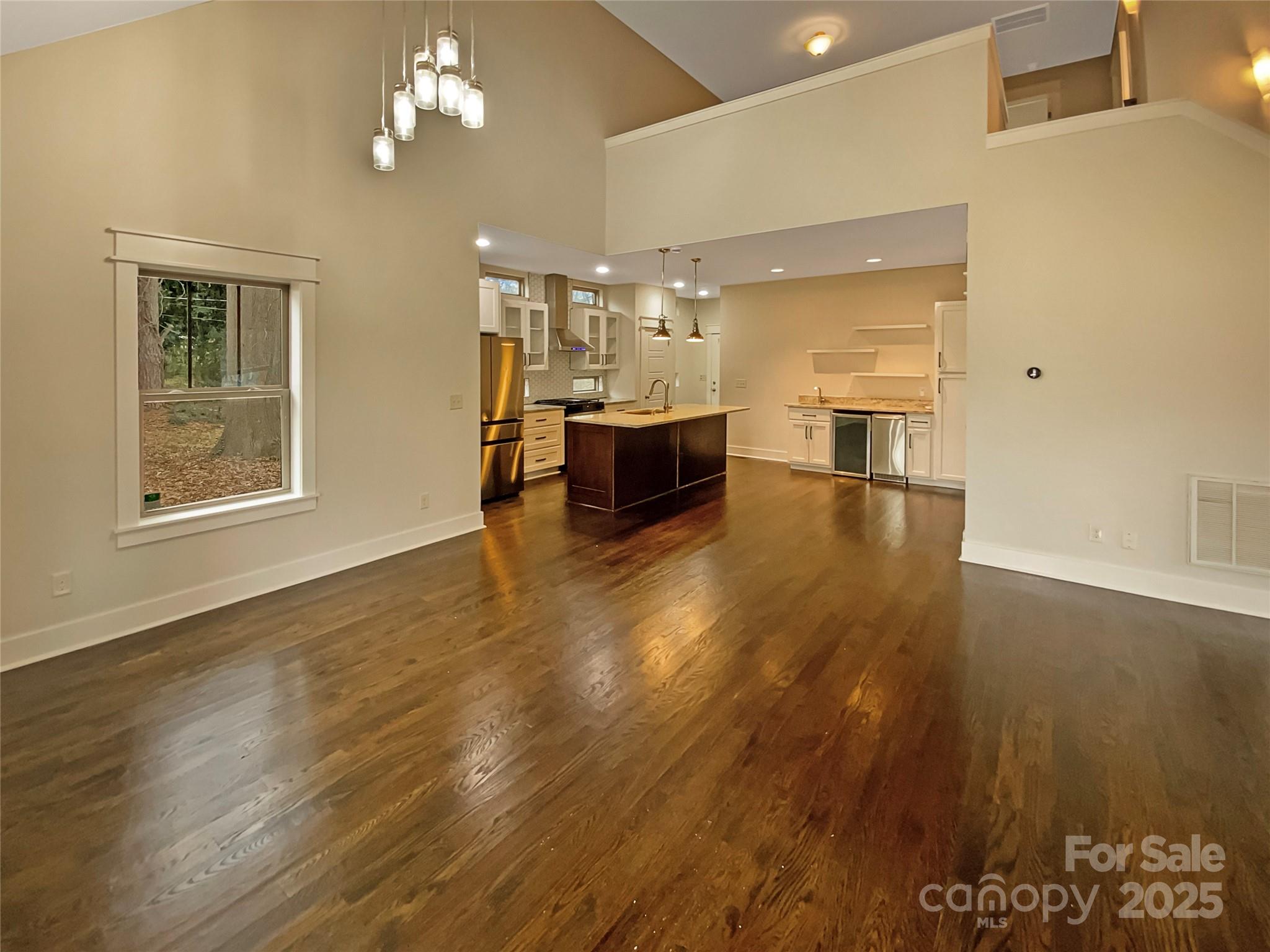 2927 Clemson Avenue Property Photo 10