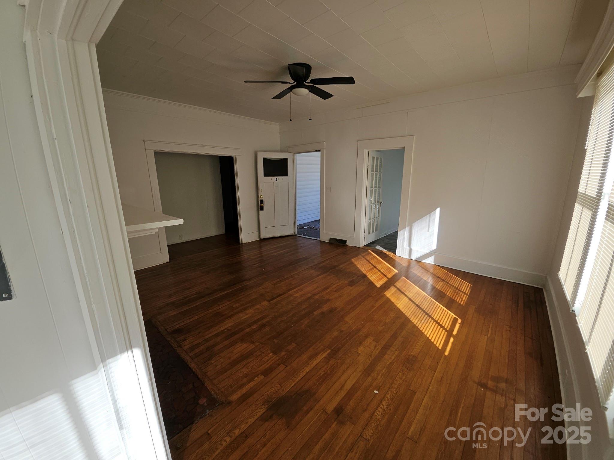 173 Columbia Street Property Photo 3