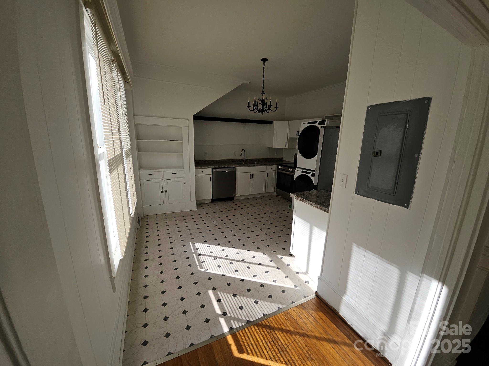 173 Columbia Street Property Photo 4