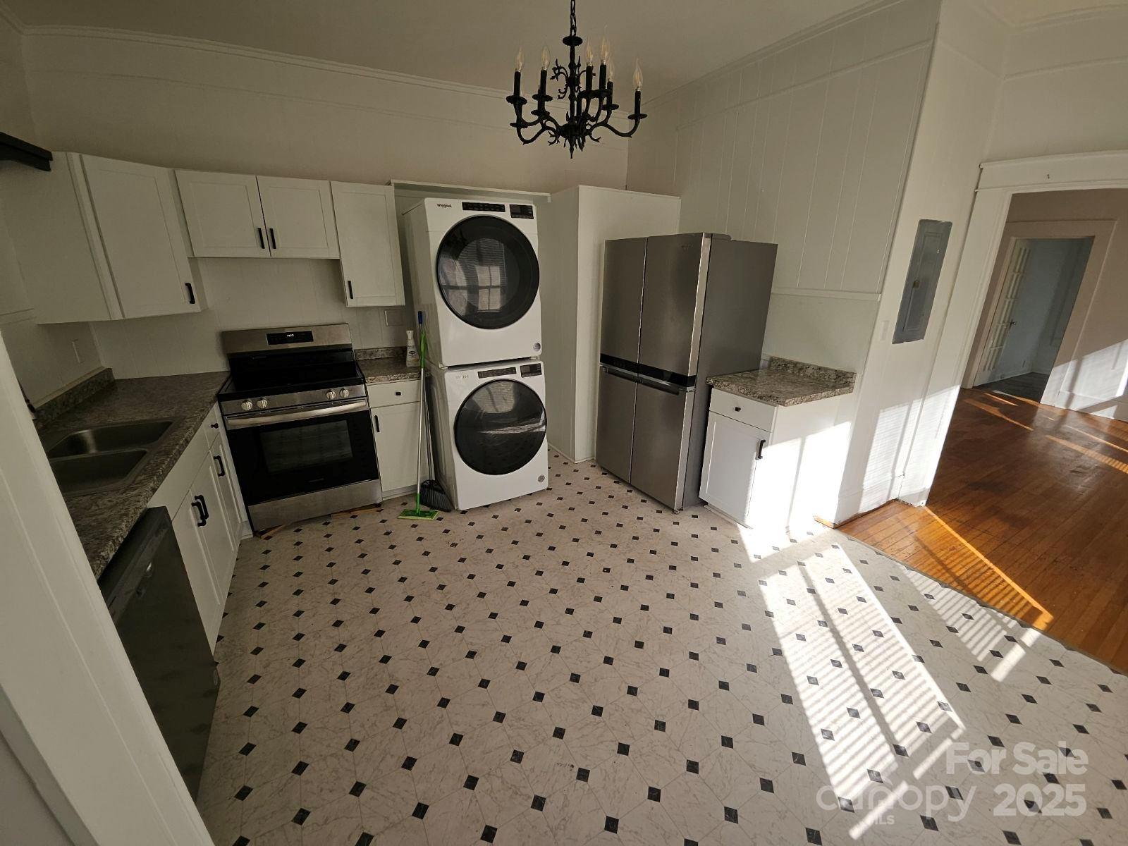 173 Columbia Street Property Photo 5