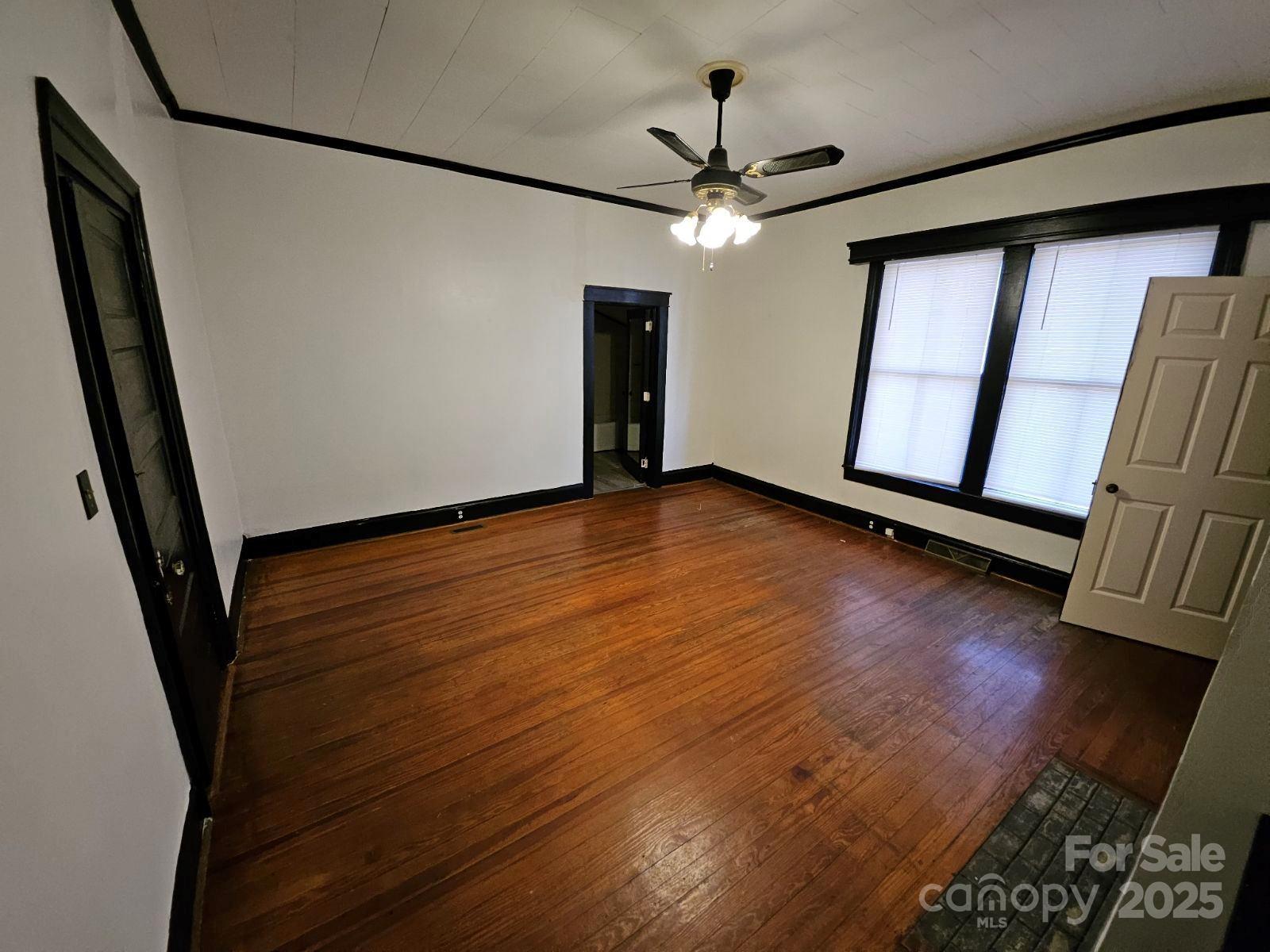 173 Columbia Street Property Photo 7