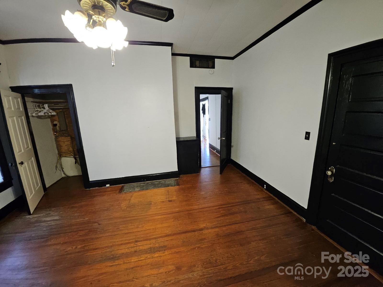 173 Columbia Street Property Photo 8