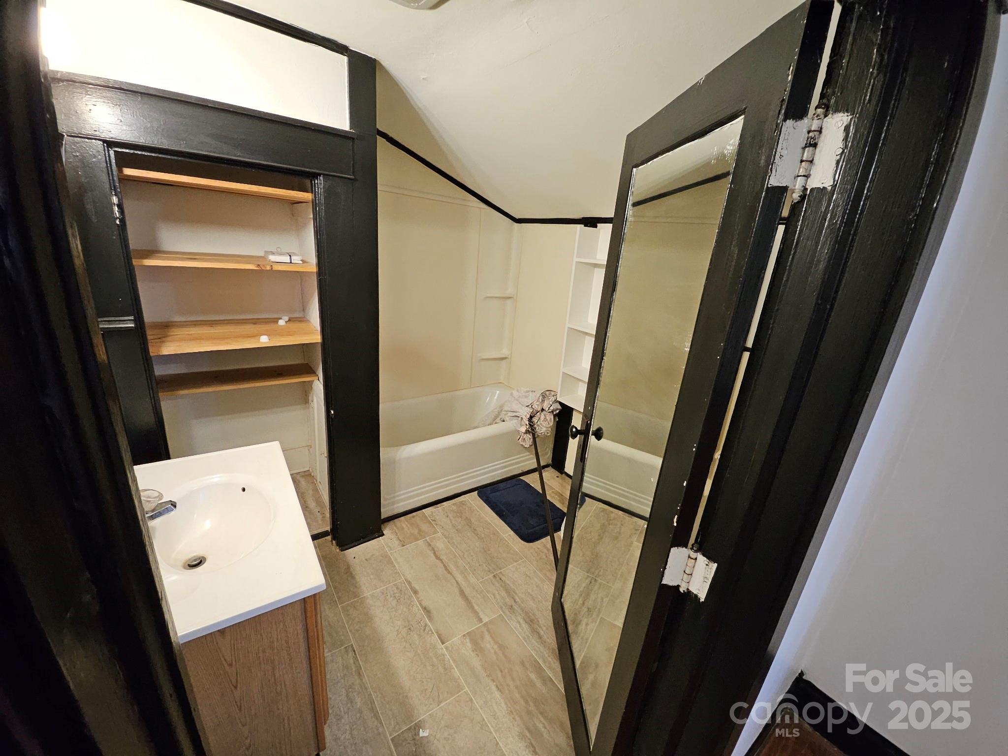173 Columbia Street Property Photo 9