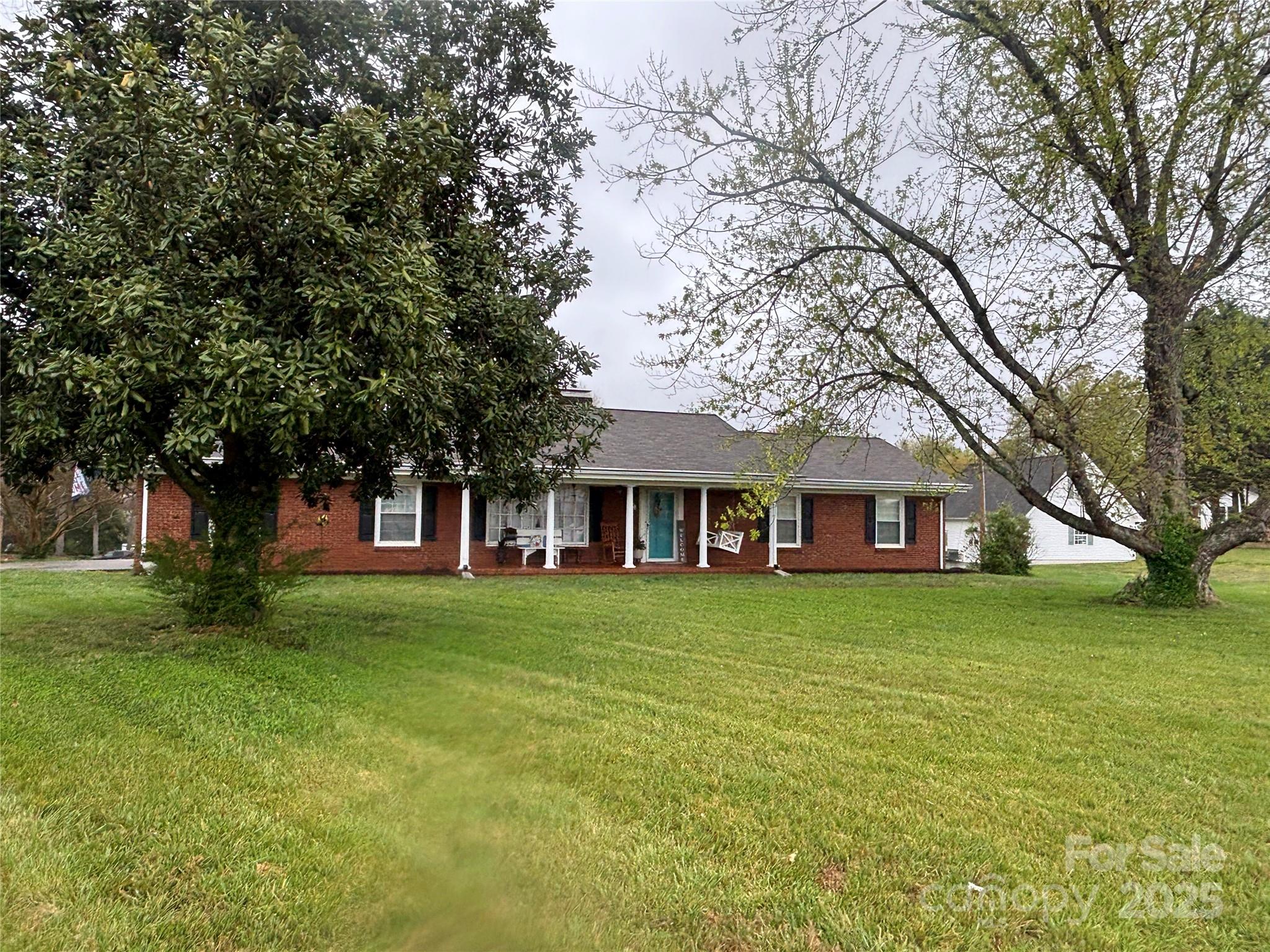 30 Hillsboro Road Property Photo