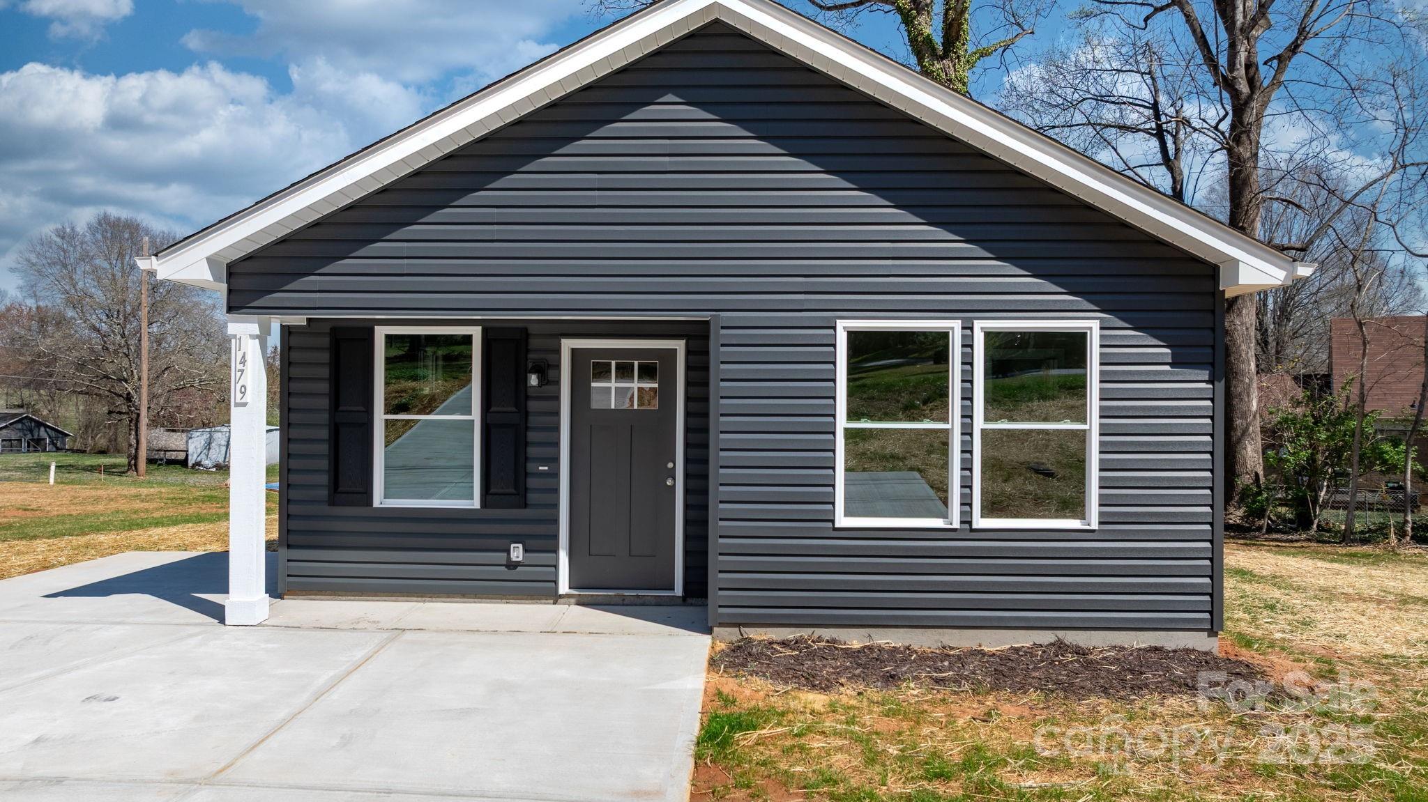 South Newton Real Estate Listings Main Image