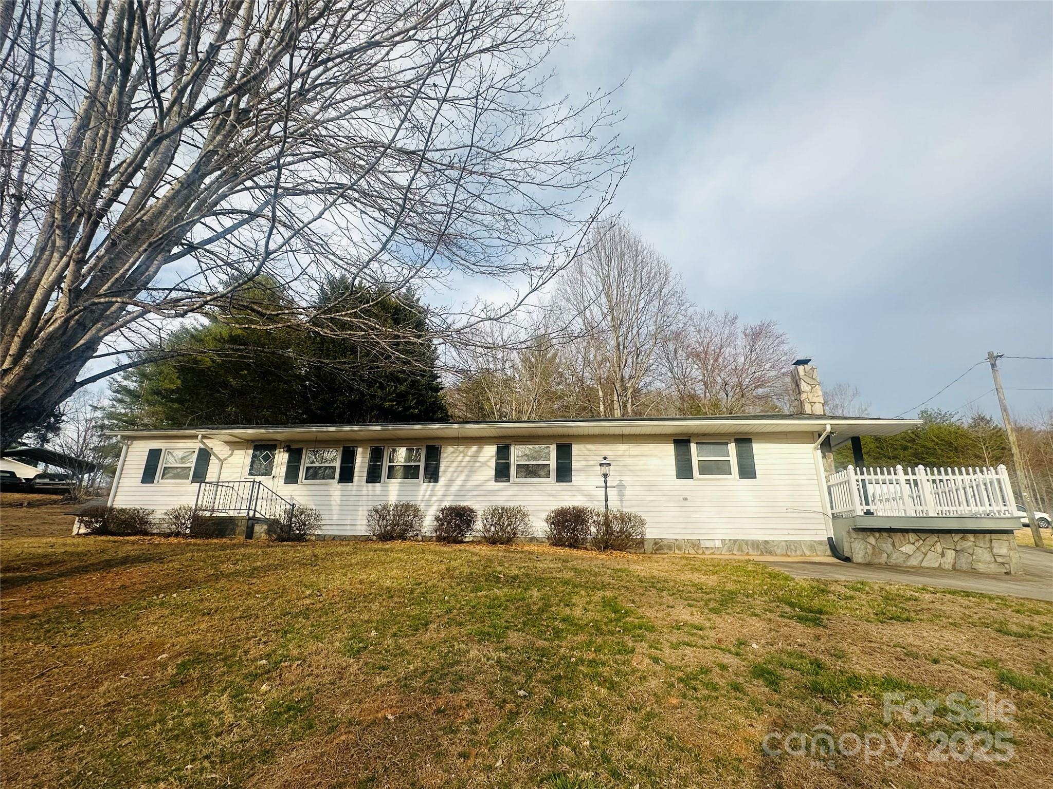 1100 Draco Road Property Photo
