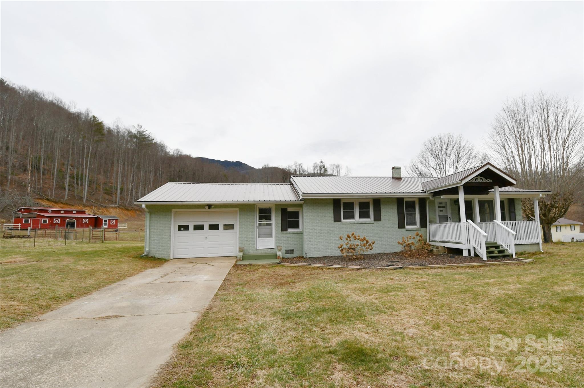 1650 Hughes Gap Road Property Photo