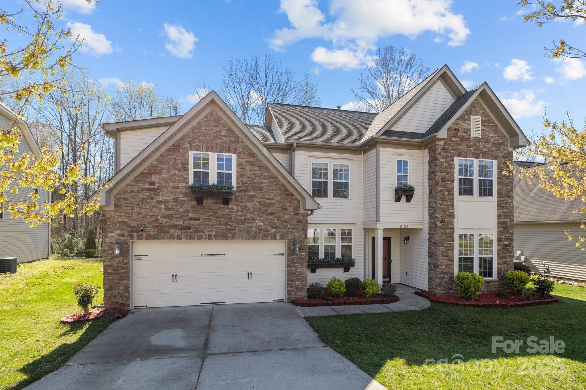 10129 Loch Lomond Drive Property Photo