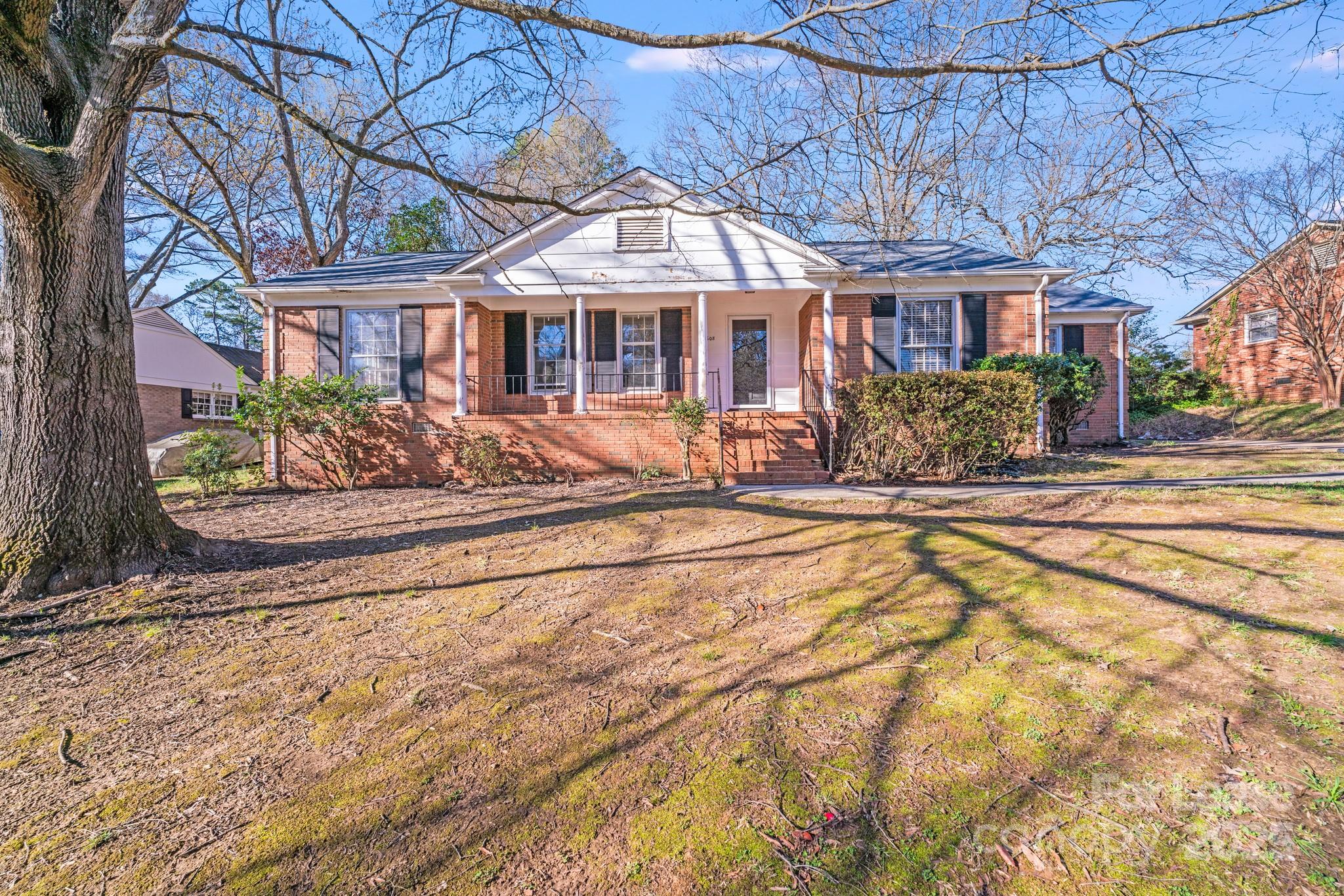 6608 Pleasant Drive Property Photo