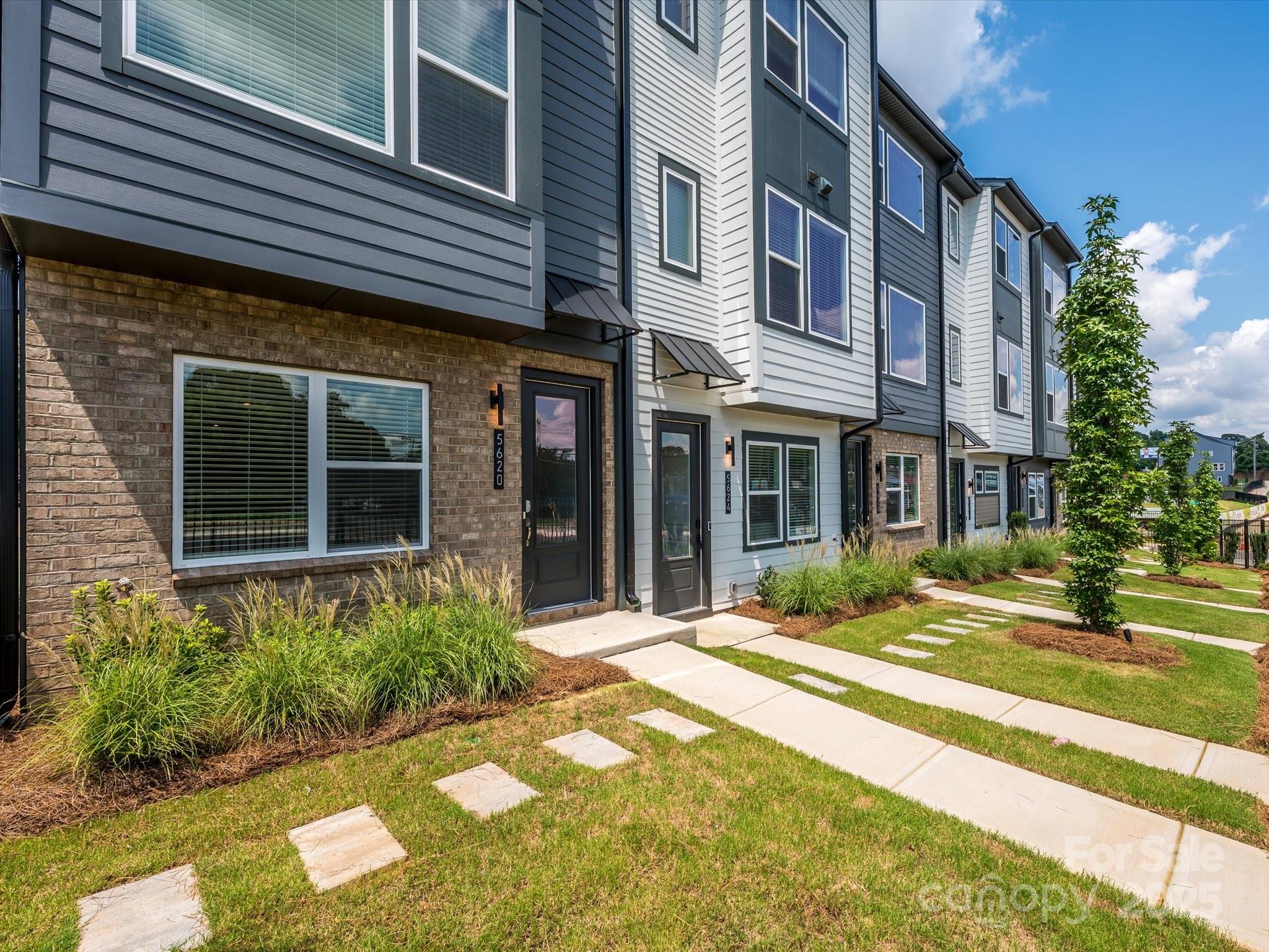 5640 Kingspan Drive Property Photo 2