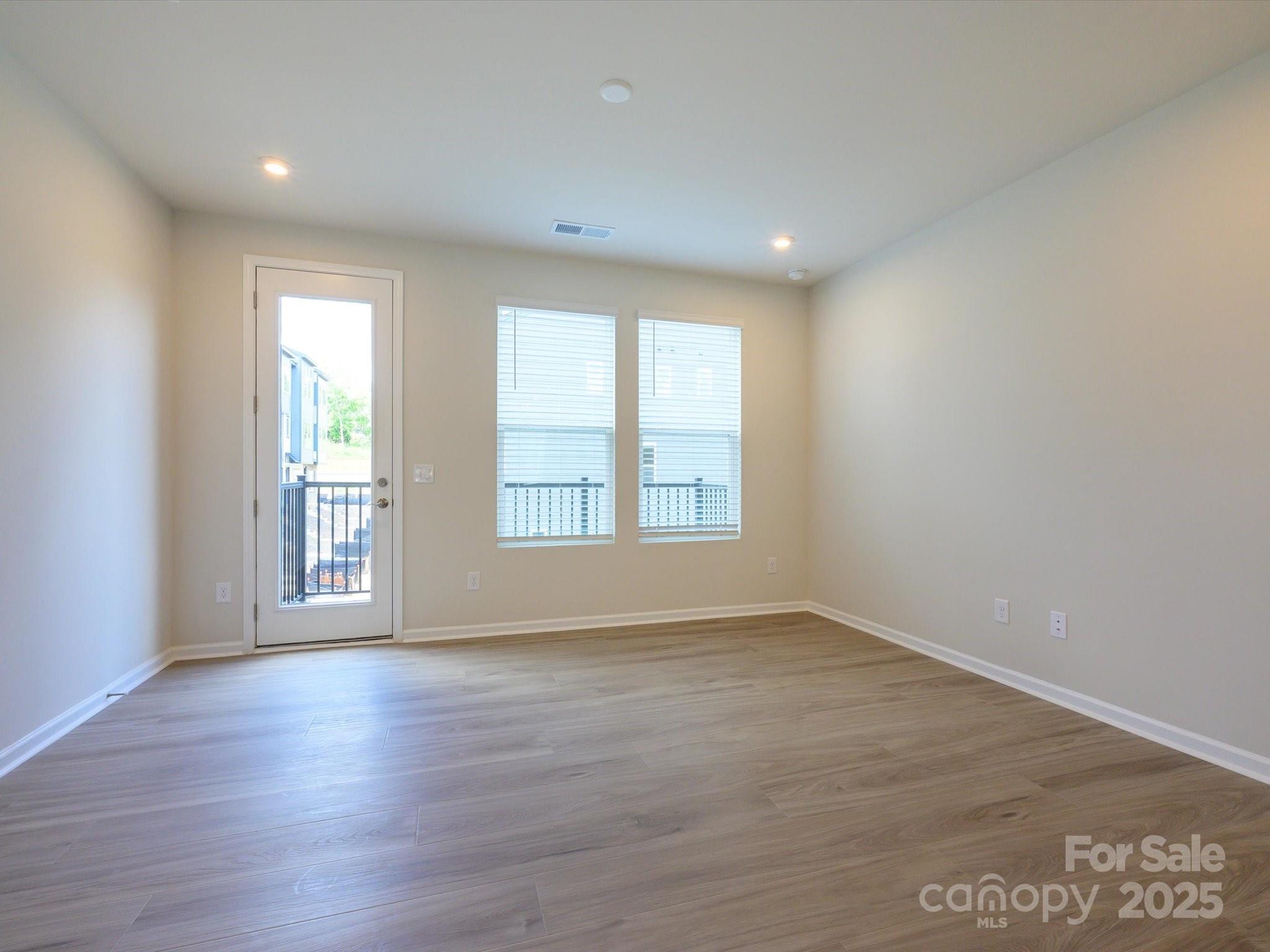 5640 Kingspan Drive Property Photo 4