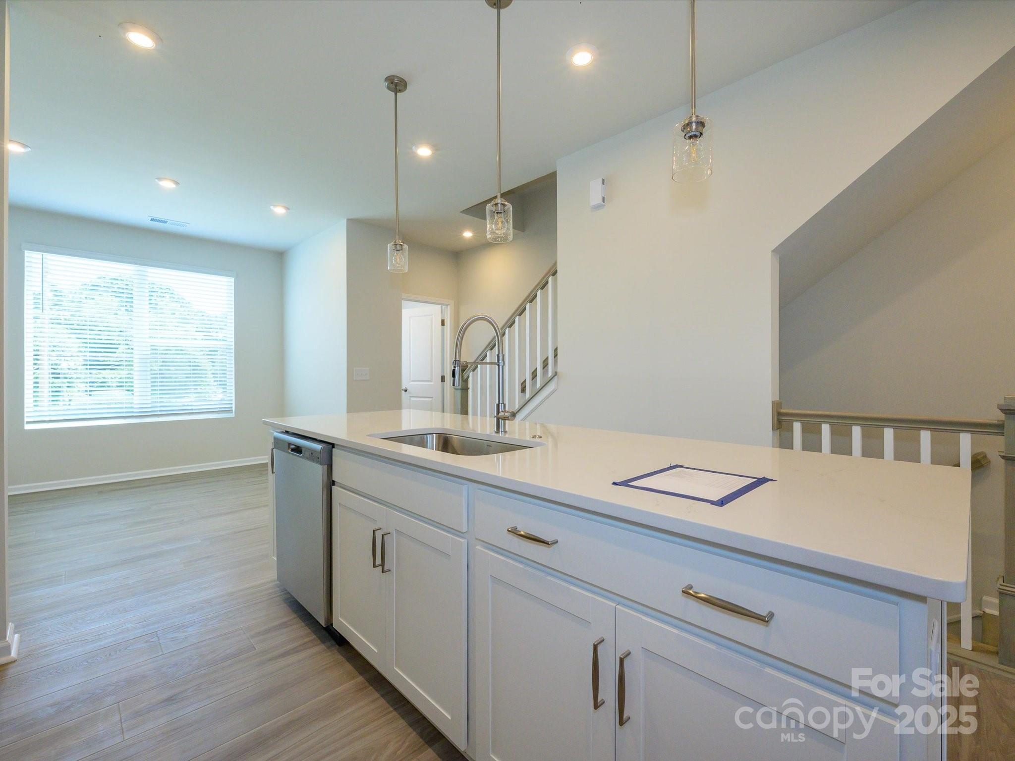 5640 Kingspan Drive Property Photo 9