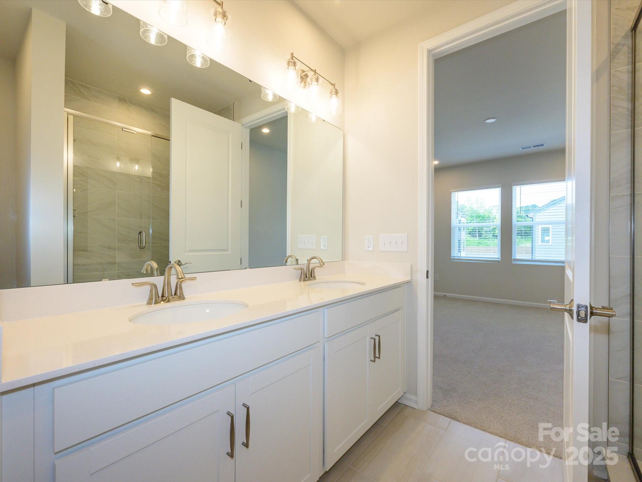 5640 Kingspan Drive Property Photo 13