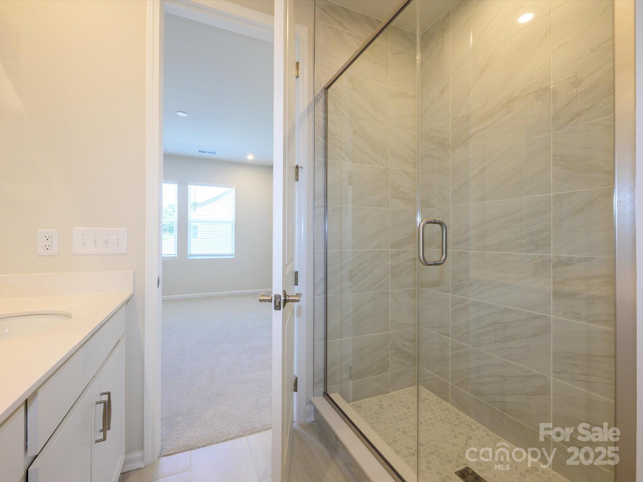 5640 Kingspan Drive Property Photo 14