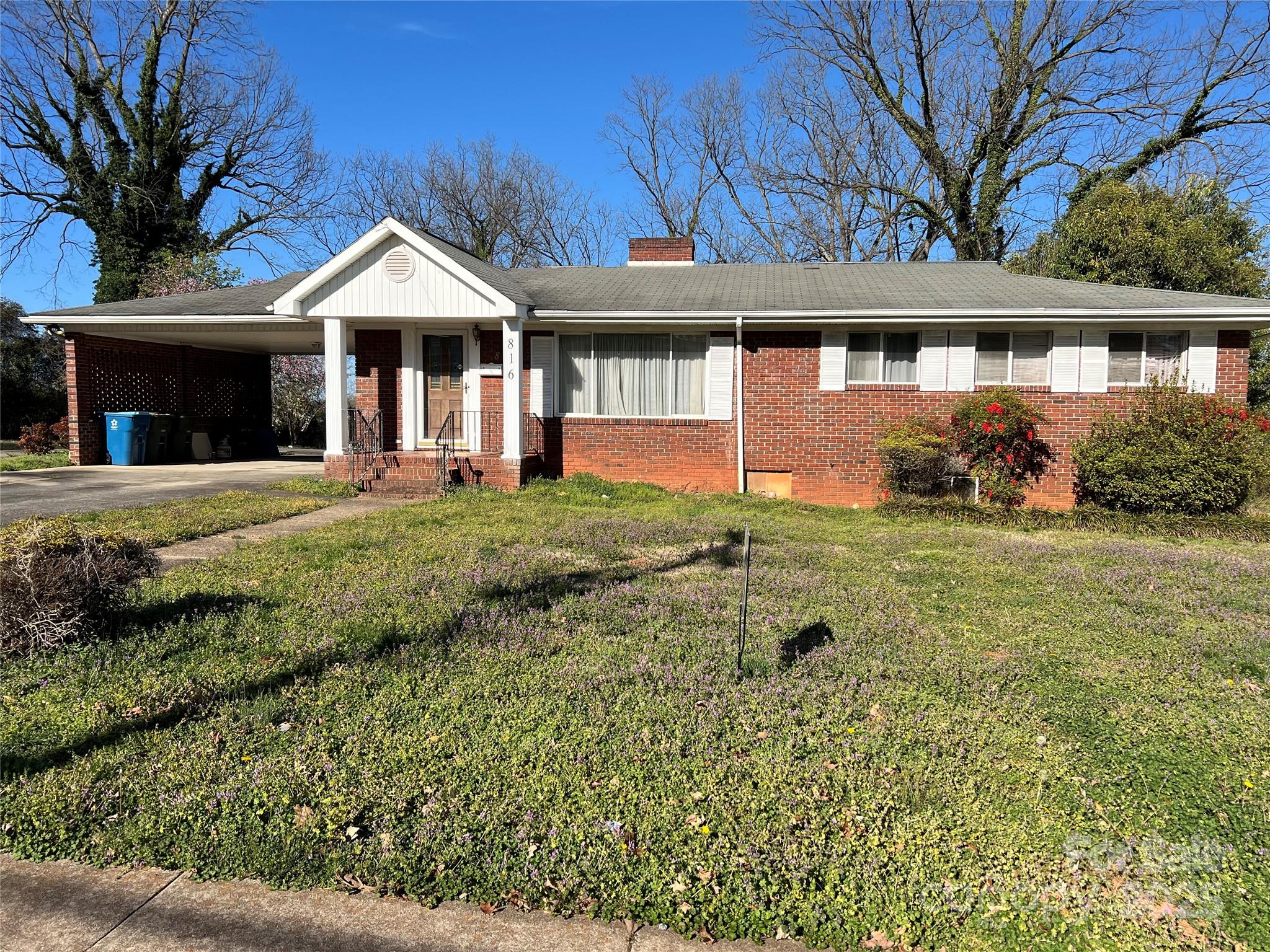 816 Horah Street Property Photo