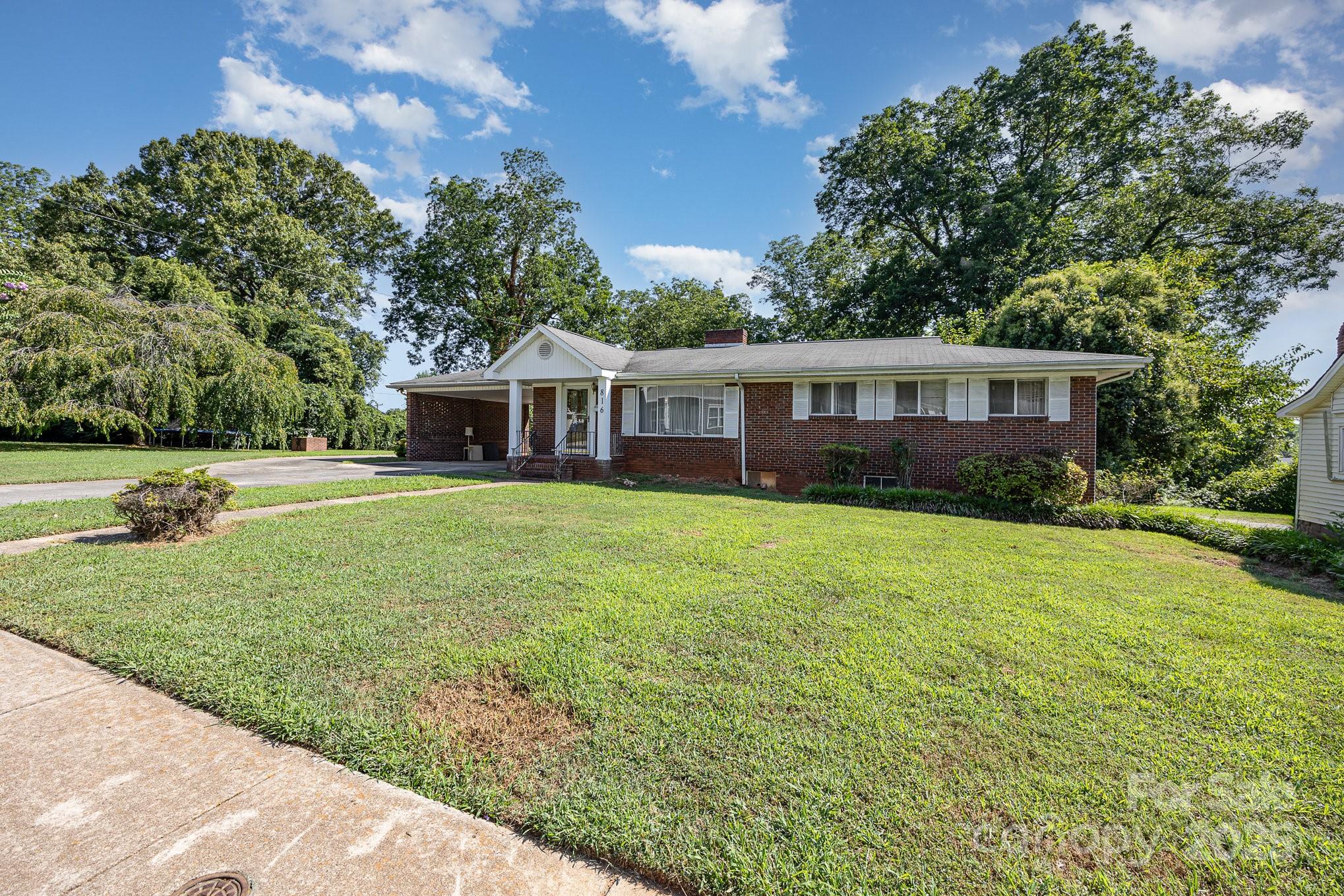 816 Horah Street Property Photo 1