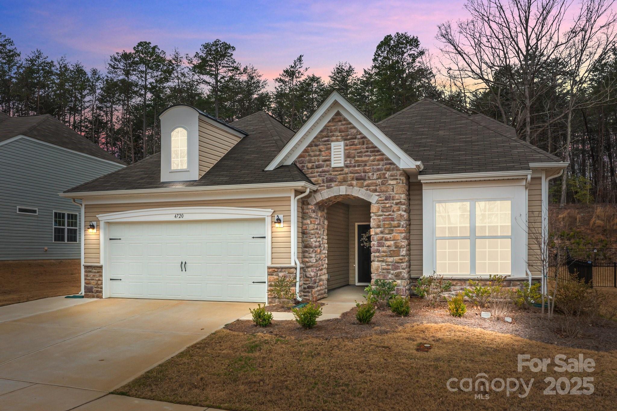 4720 Maiden Creek Way Property Photo