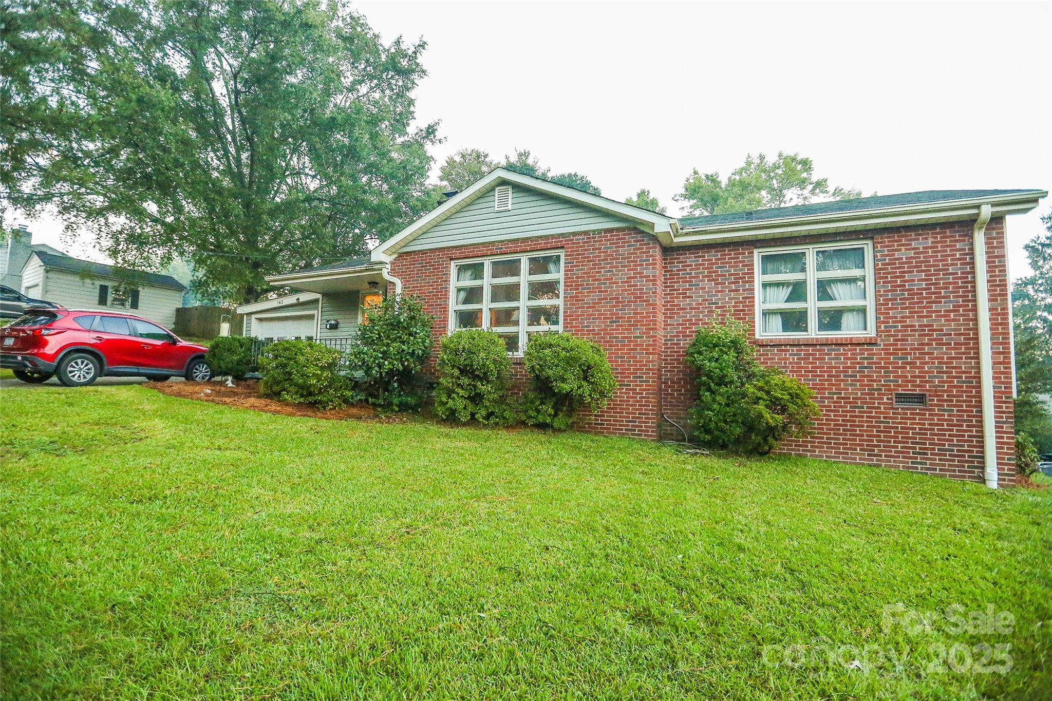 142 Wilson Street Property Photo 2