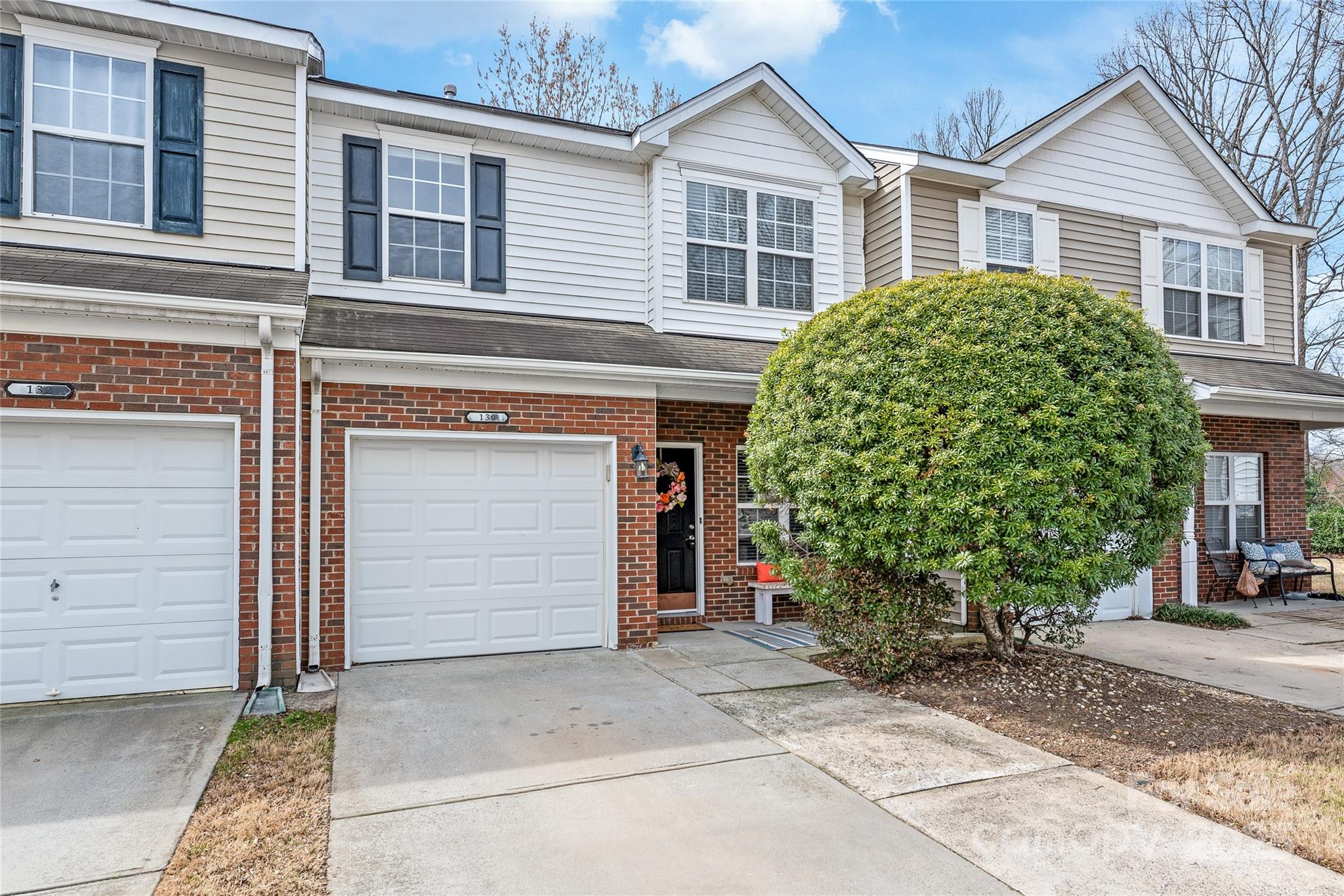 130 Clydesdale Court Property Photo 2