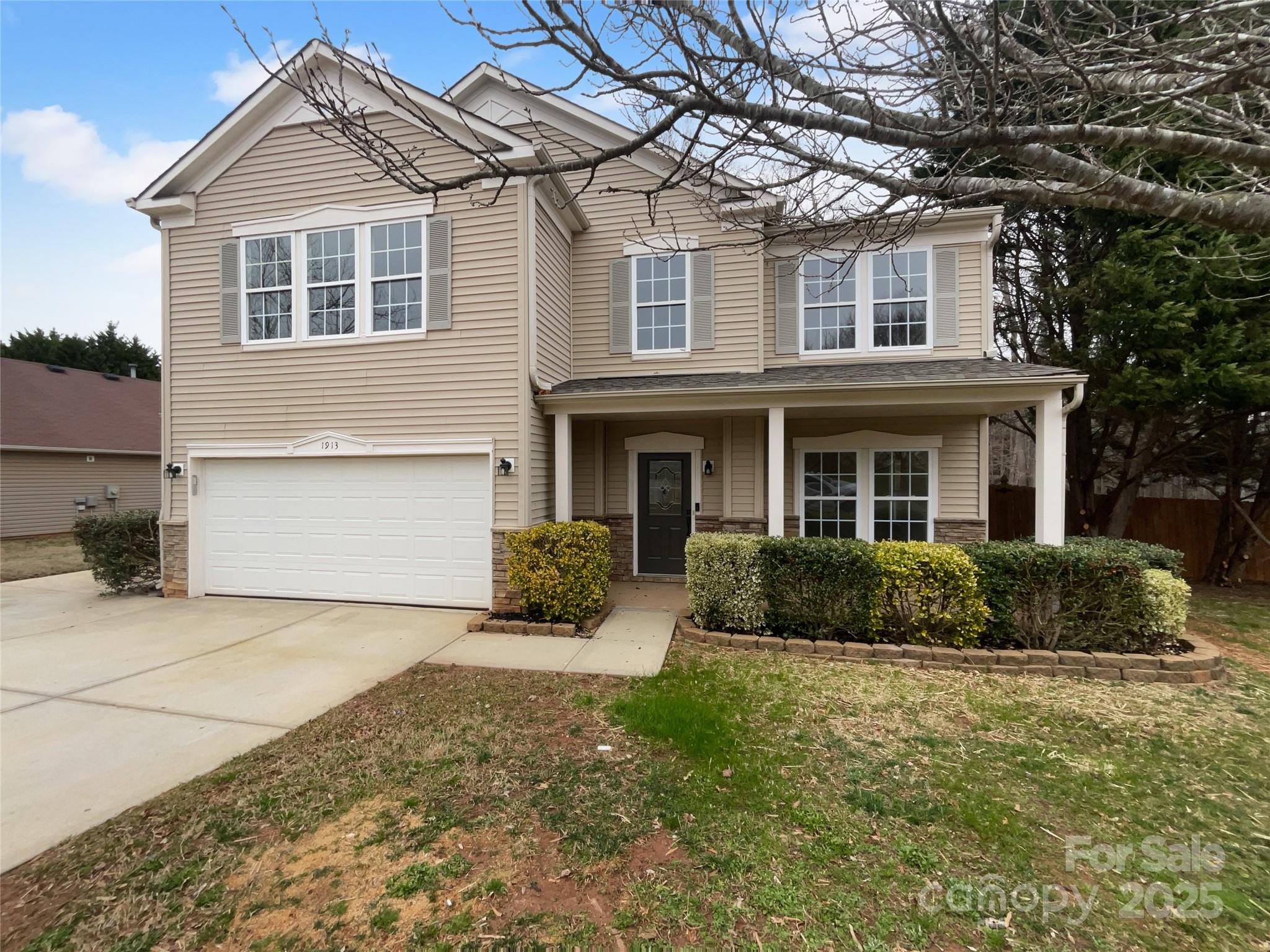 1913 Leesburg Drive Property Photo