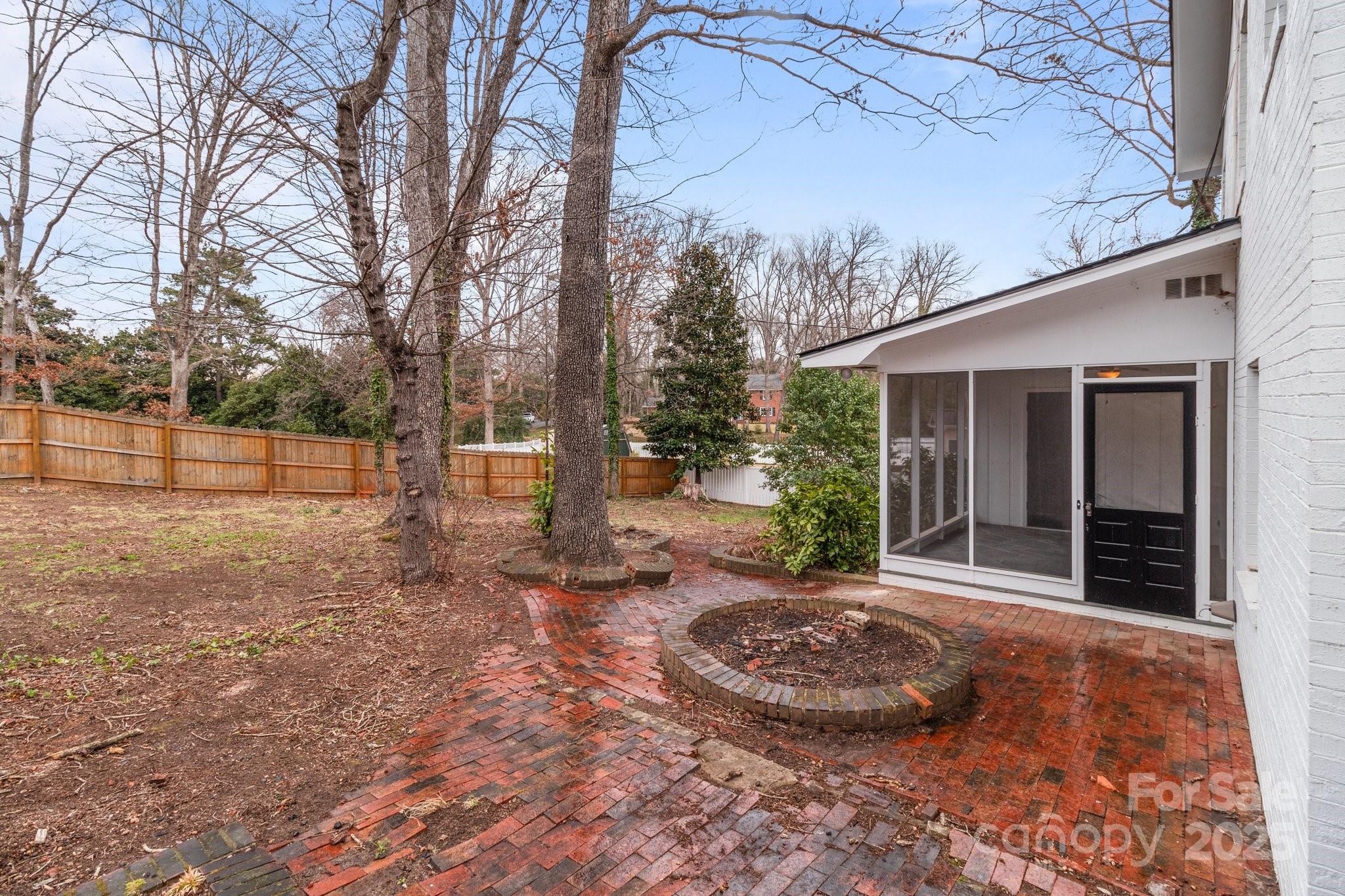 805 East Street Property Photo 8