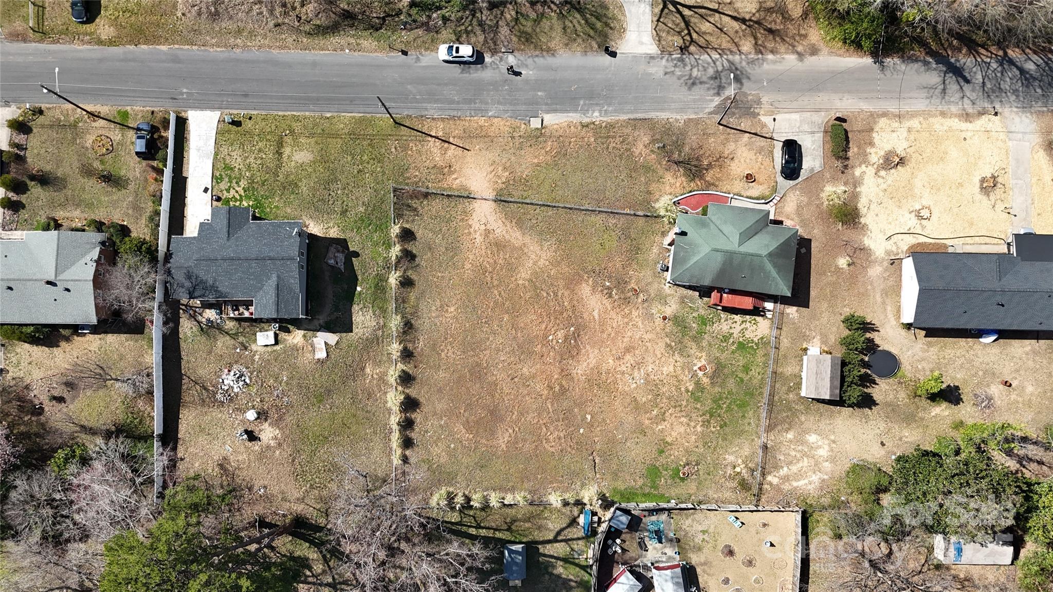 1122 Midway Drive Property Photo 2