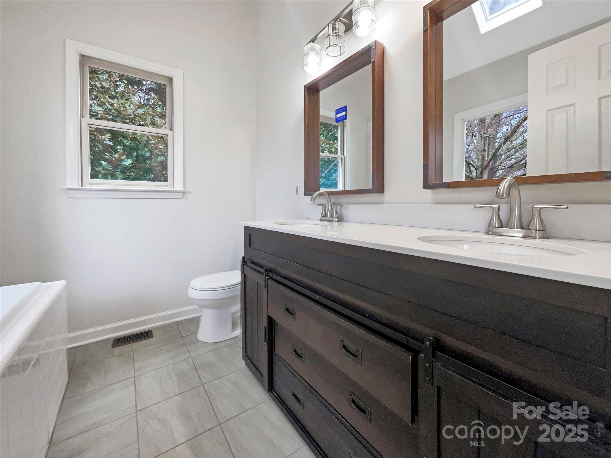 106 Cape Breton Trail Property Photo 7