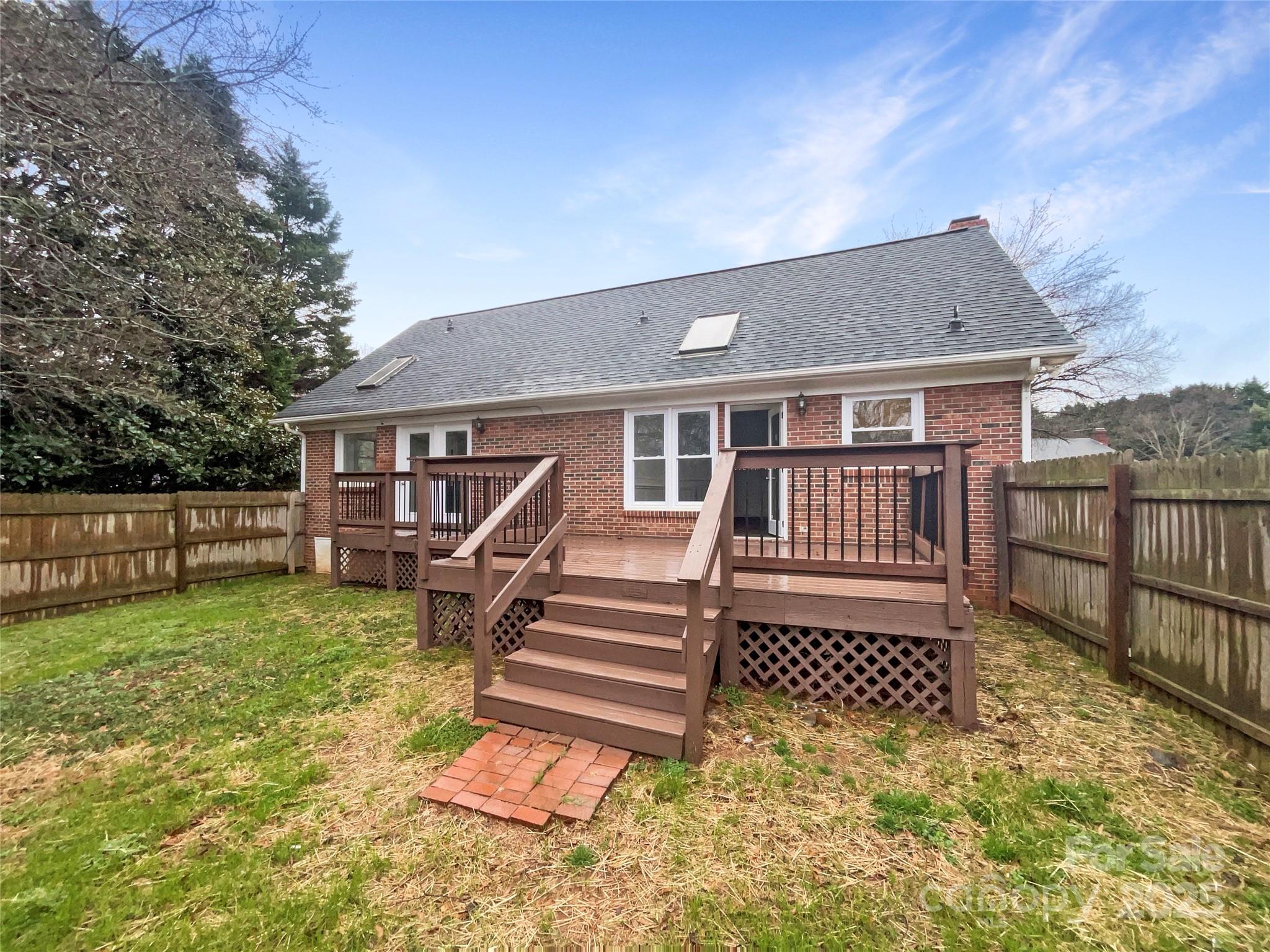 106 Cape Breton Trail Property Photo 8
