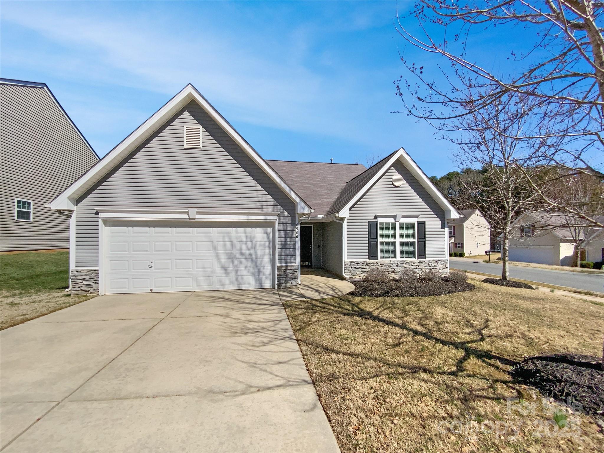 4906 Lynn Lee Circle Property Photo