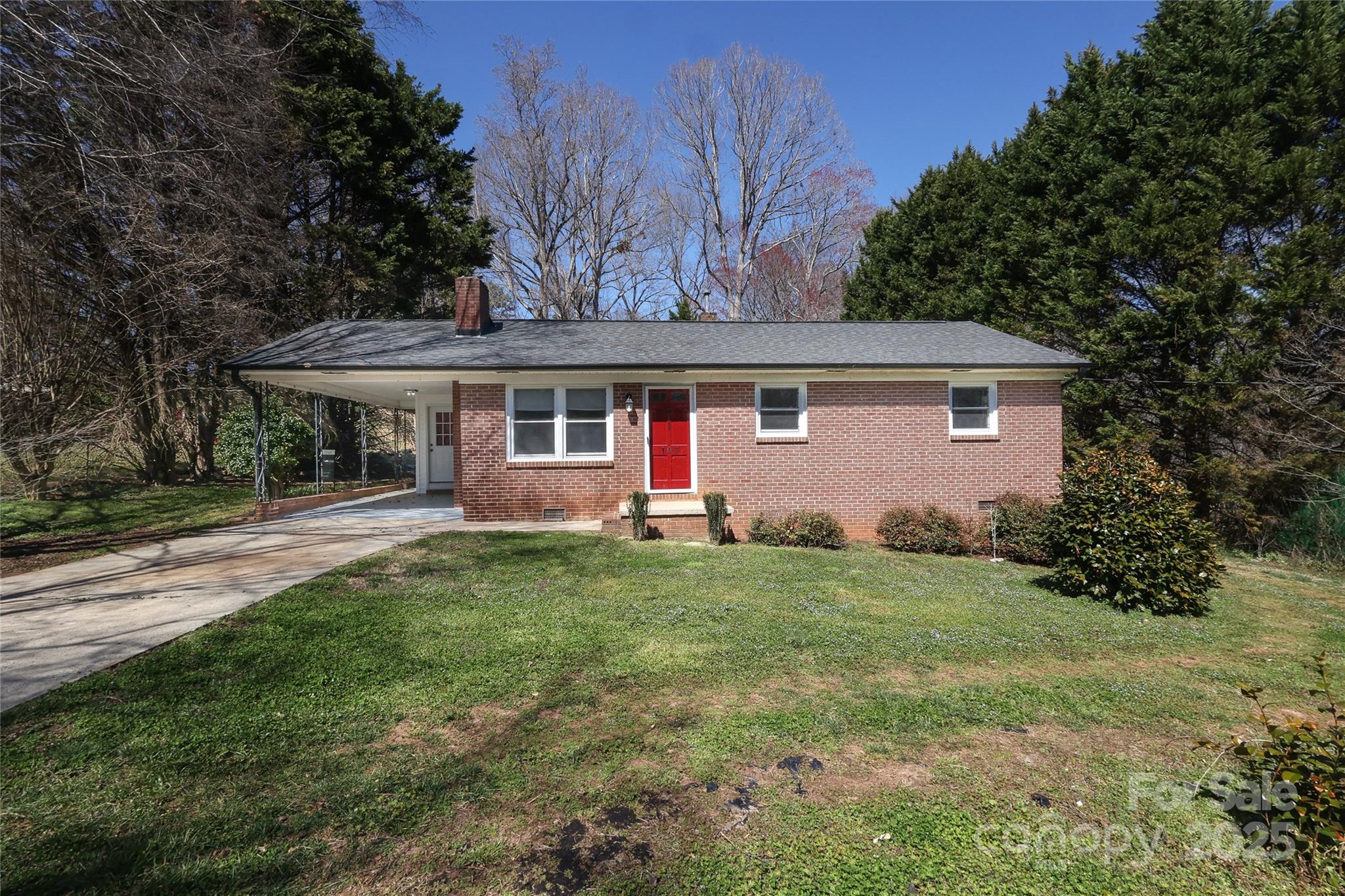 107 Stanford Drive Property Photo