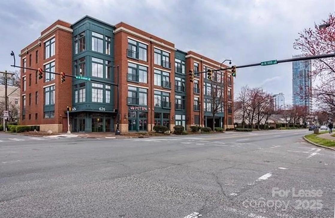626 N Graham Street Property Photo