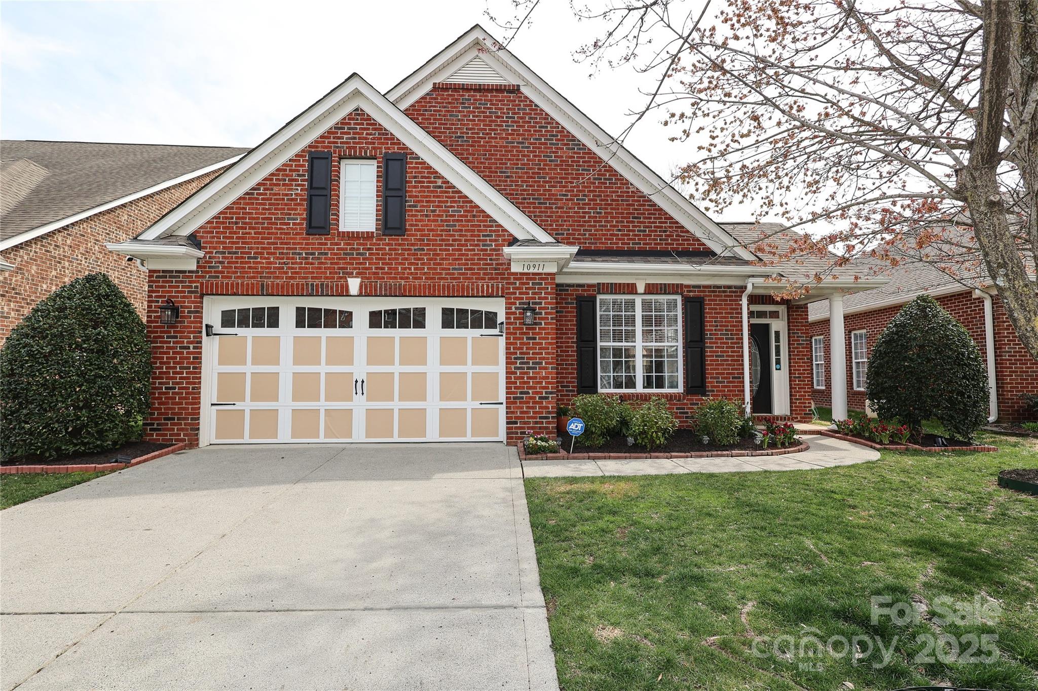 10911 Round Rock Road Property Photo