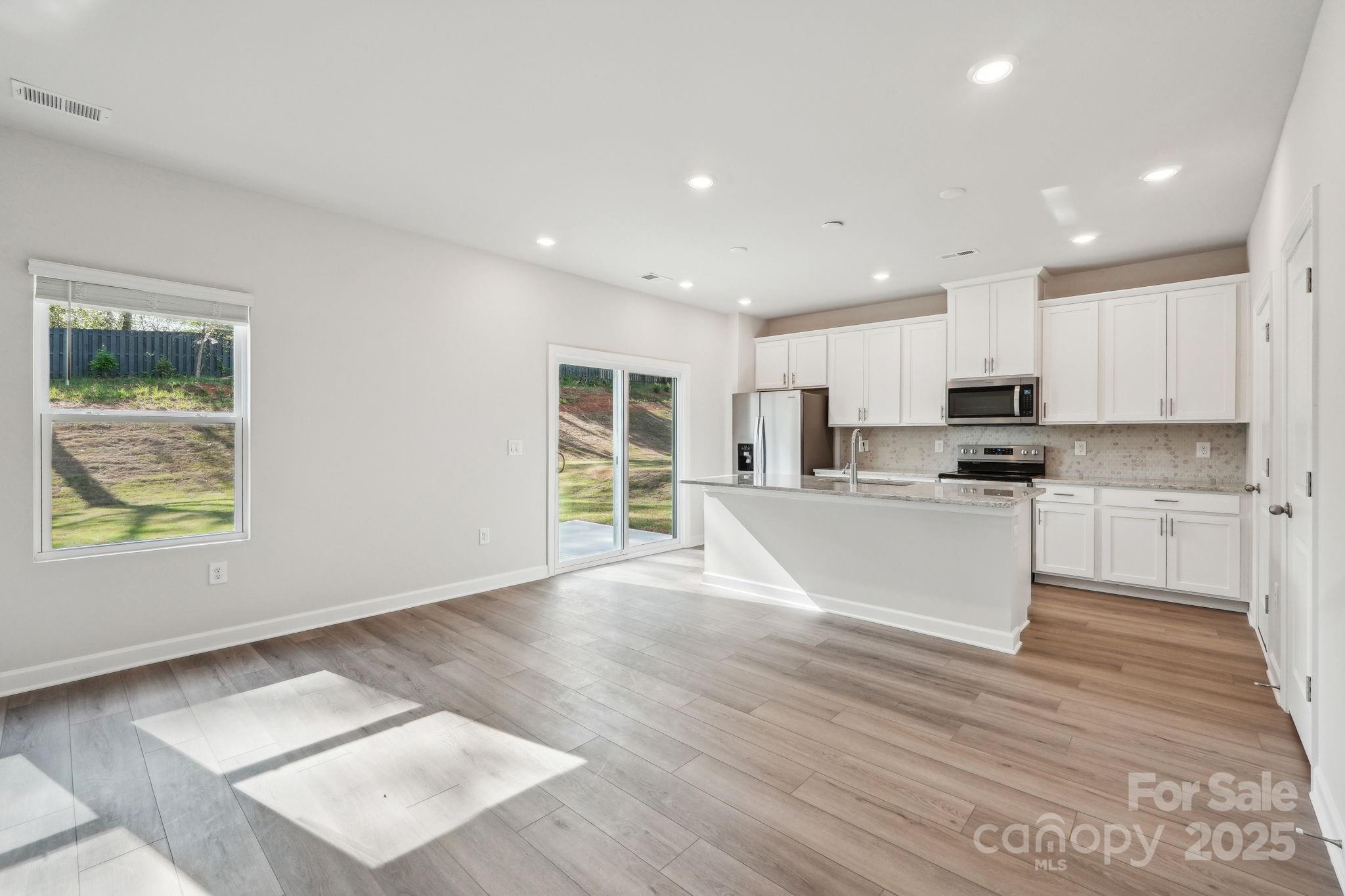 305 Alden Court Property Photo 3