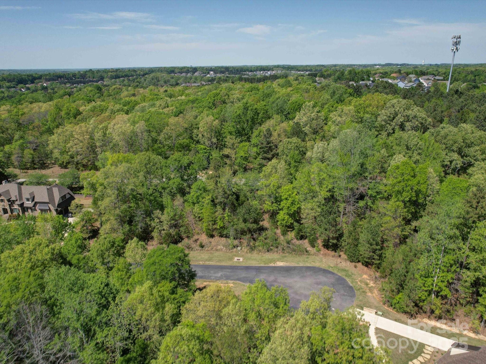 5157 Longbrooke Court Property Photo 3