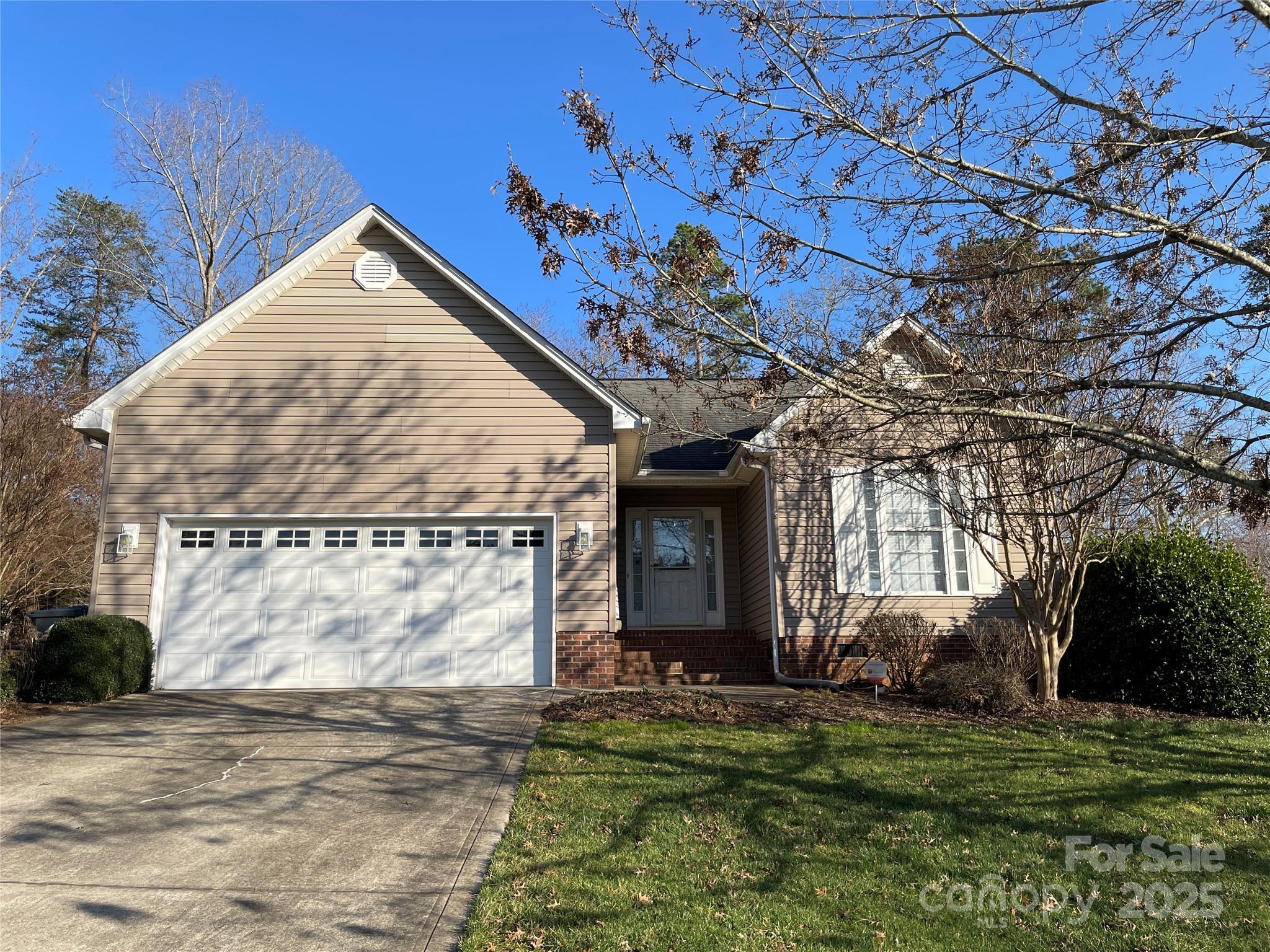 104 Johnsbury Drive Property Photo