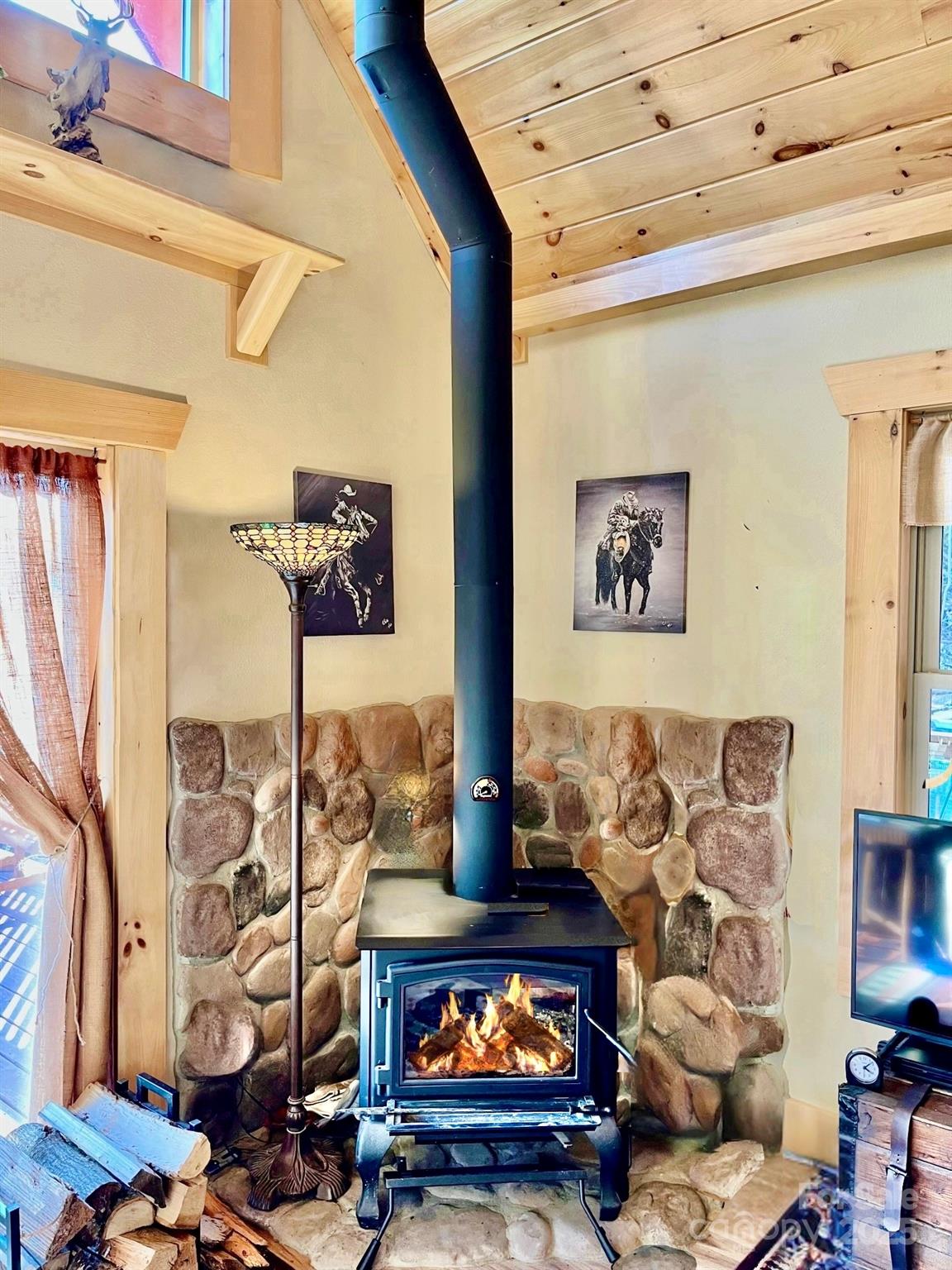 6033 Low Country Road Property Photo 10